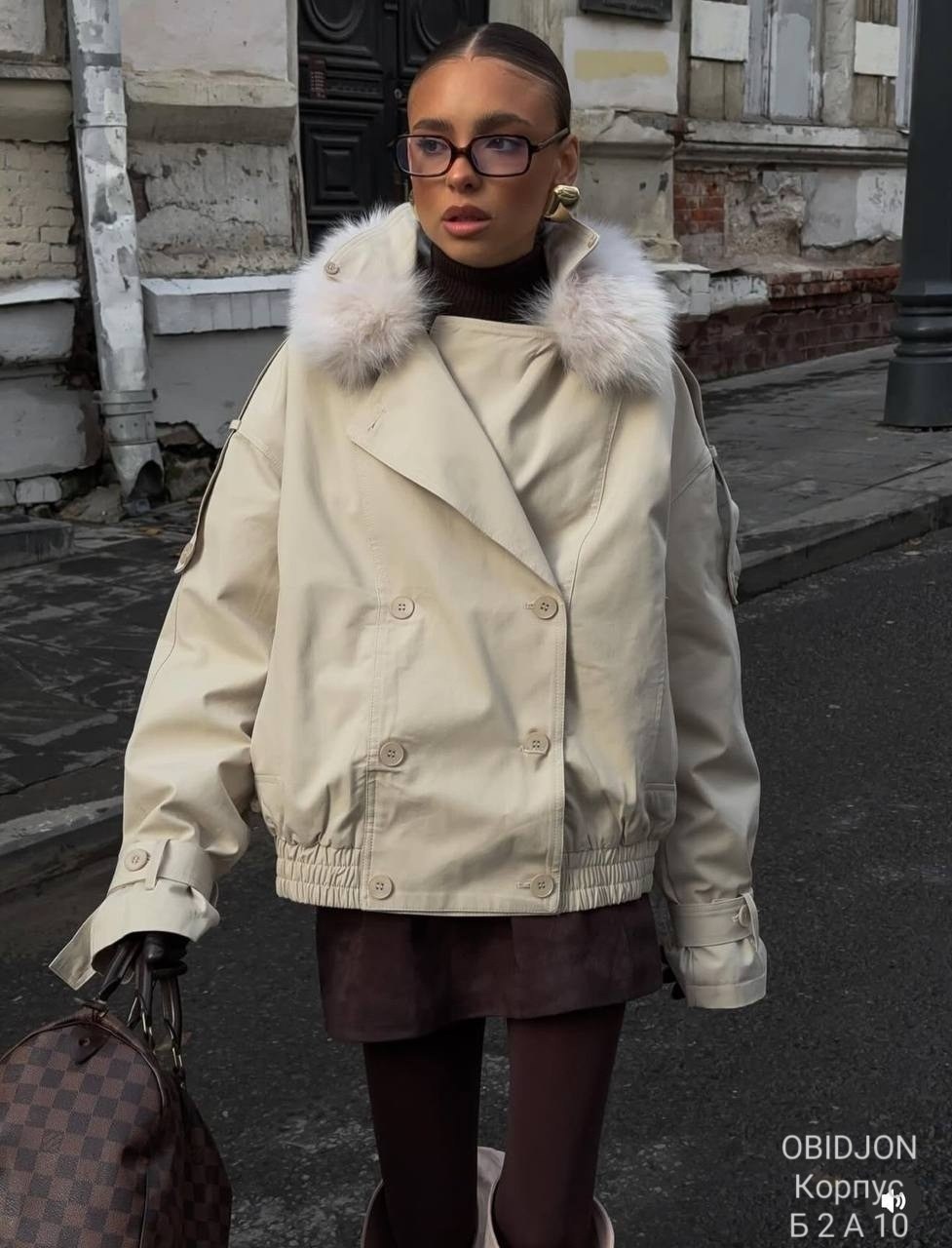 мода стиль,пуховик женский с мехом,зимняя одежда,зимний стиль одежды