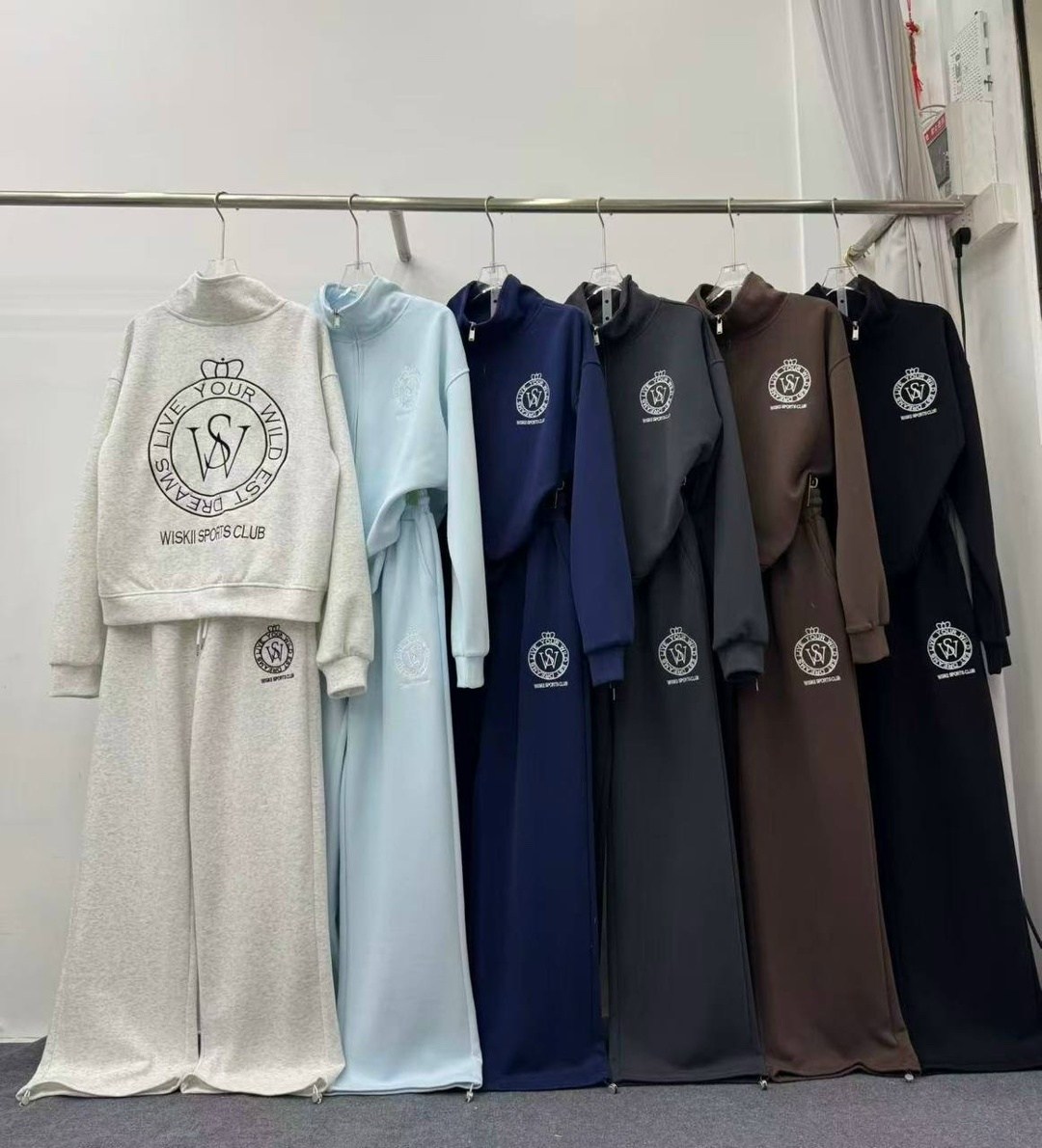 стильный костюм,спортивный костюм,женский костюм,костюм,костюм тройка