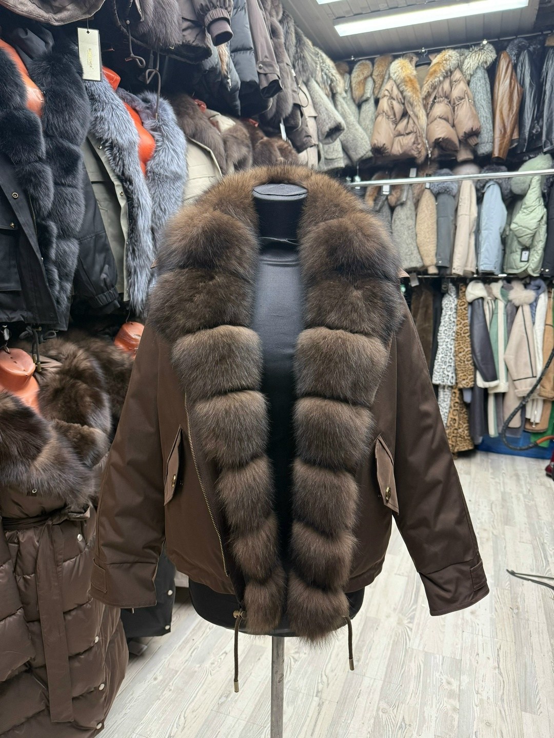 пуховики куртки парки,пуховики с мехом,пуховик женский с мехом,куртка - пуховик с мехом песца city furs,пуховик с меховым воротником