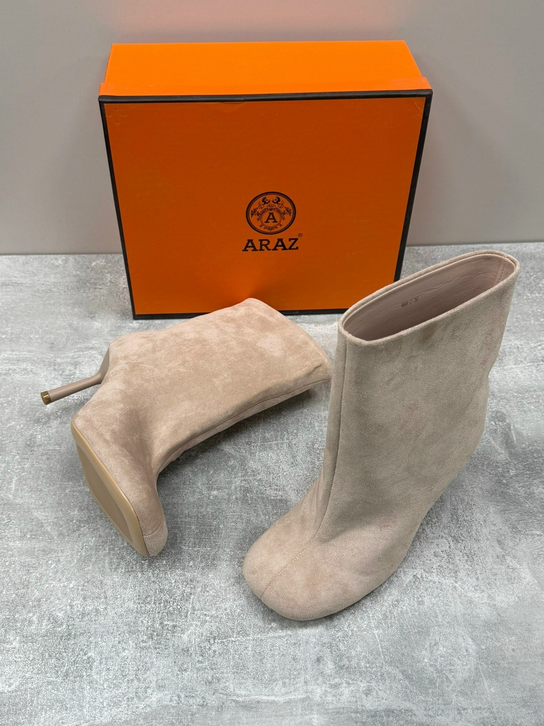 ,замшевые ботильоны,короткие сапоги,женские ботильоны,женская