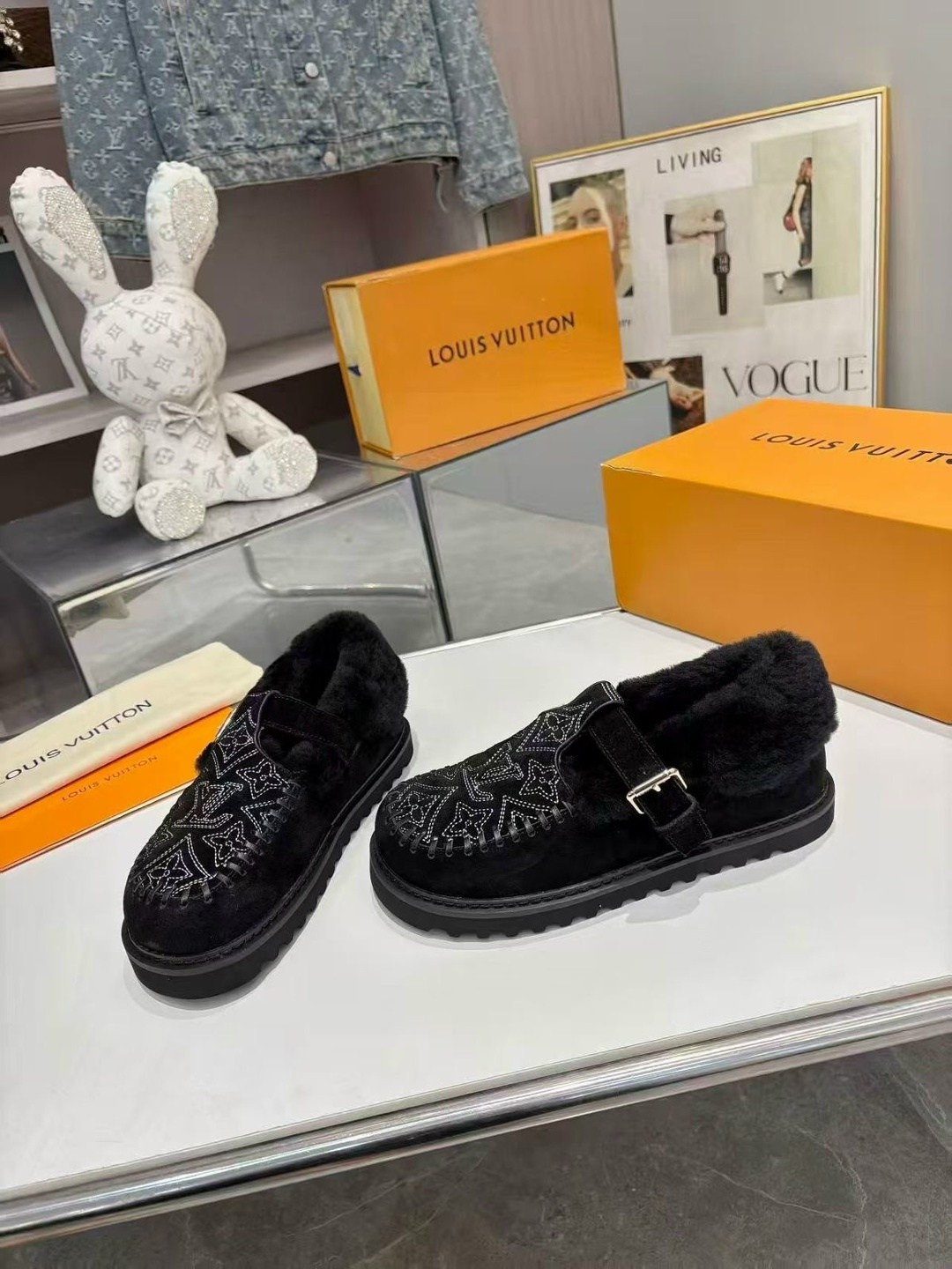 женские замшевые ботинки louis vuitton colorado comfort на меху черные,,туфли louis vuitton colorado comfort зима премиум,угги женские,женские сандали louis vuitton