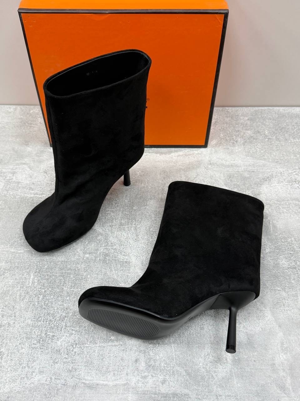 ,короткие сапоги,ботильоны женские,замшевые ботильоны,женская