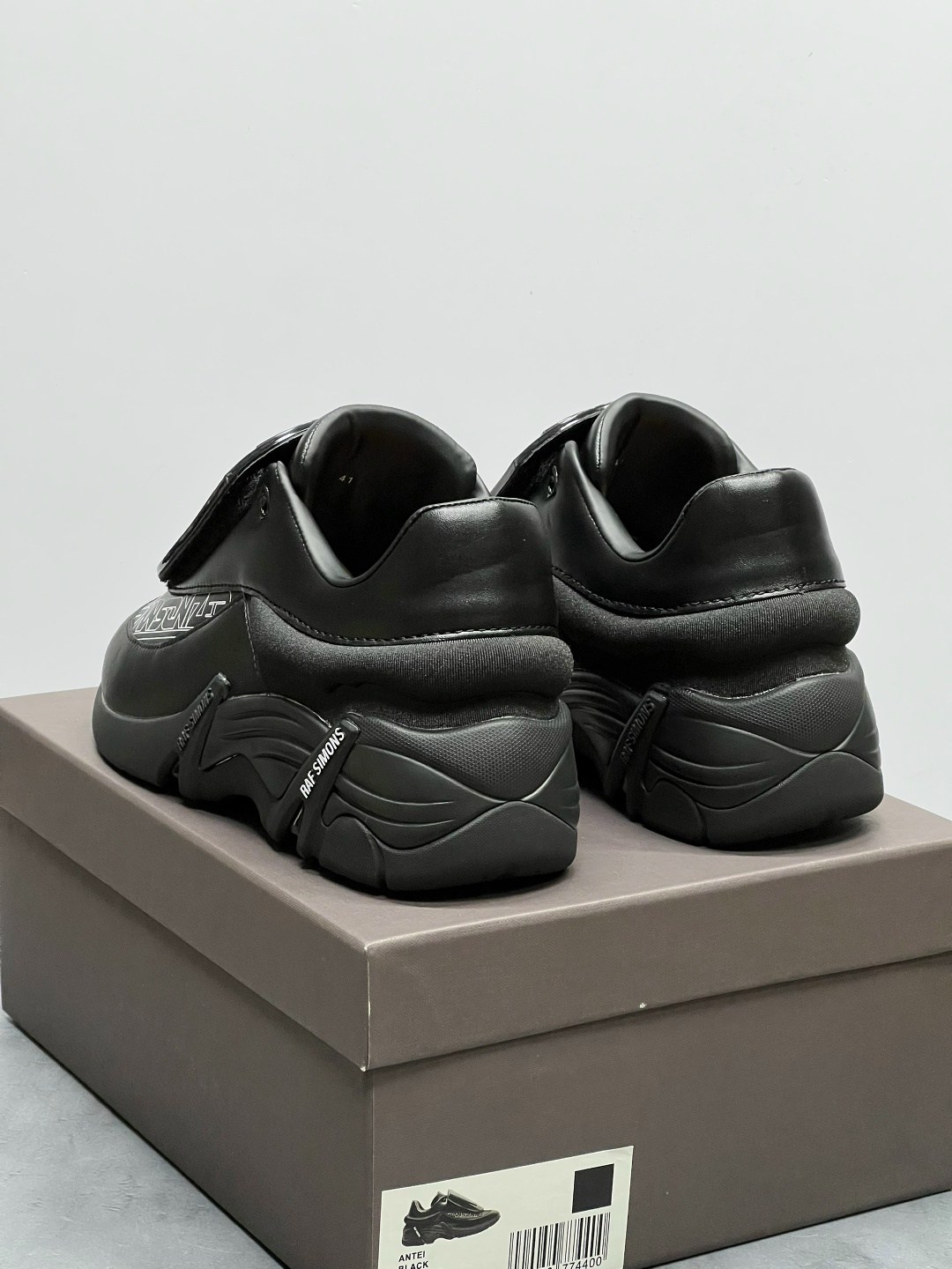 кроссовки raf simons anteir oversized sneaker,кроссовки raf simons antei,raf simons (runner) кроссовки ante,raf simons antei black,кроссовки raf simons (runner) antei чёрный