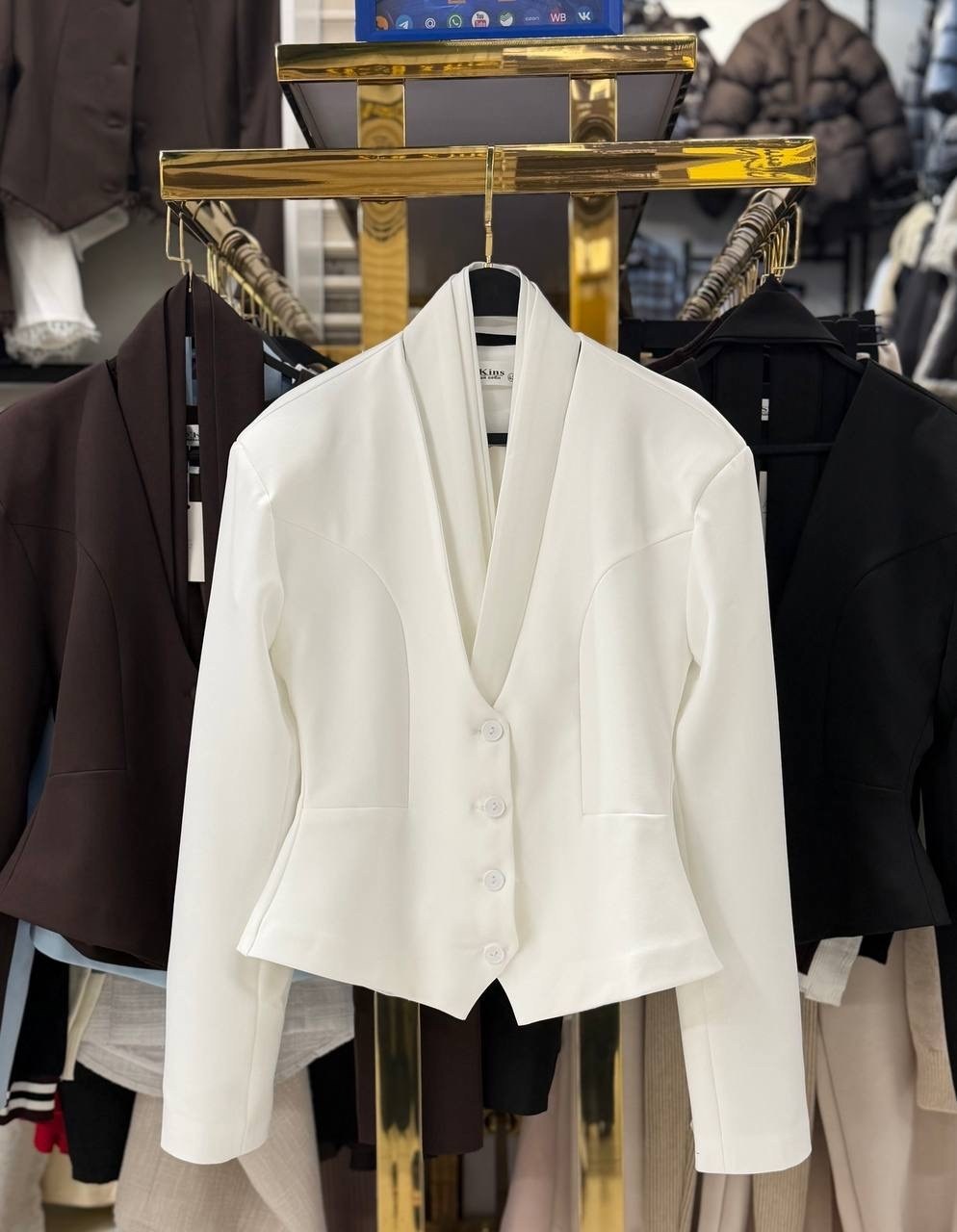 женские пиджаки,пиджак,приталенный пиджак,белый пиджак