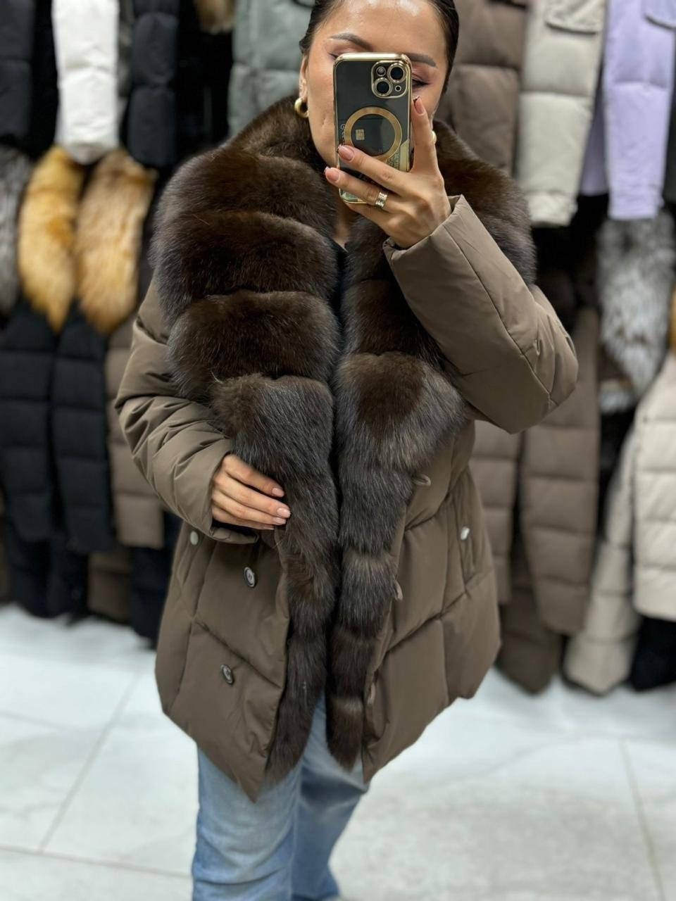 женский фирменный пуховик с натуральным мехом песца,пуховик с натуральным мехом,пуховик,пуховики с мехом,пуховик женский с натуральным мехом