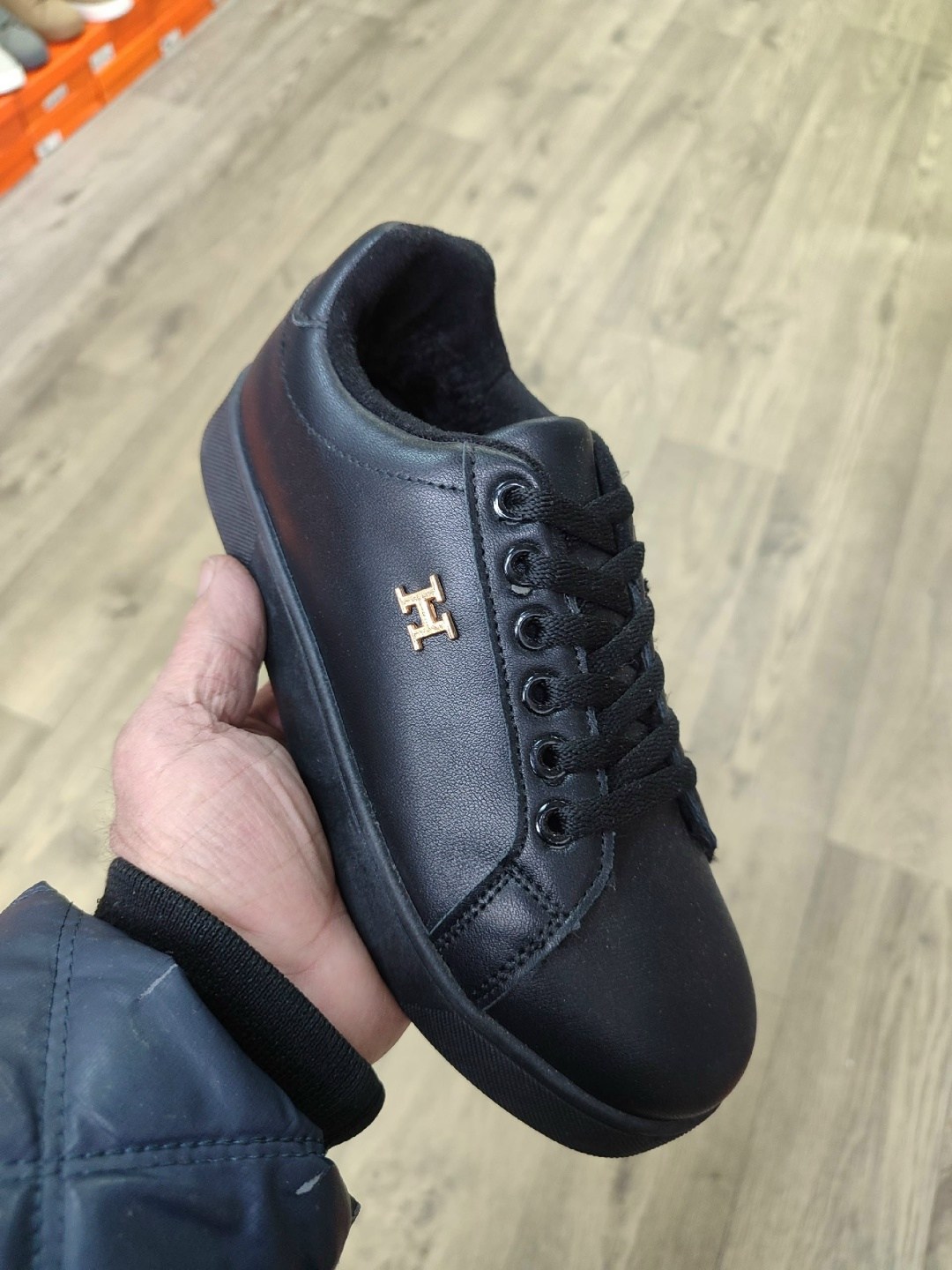 ,женские кроссовки,спортивная ,белые кроссовки,белые женские кроссовки