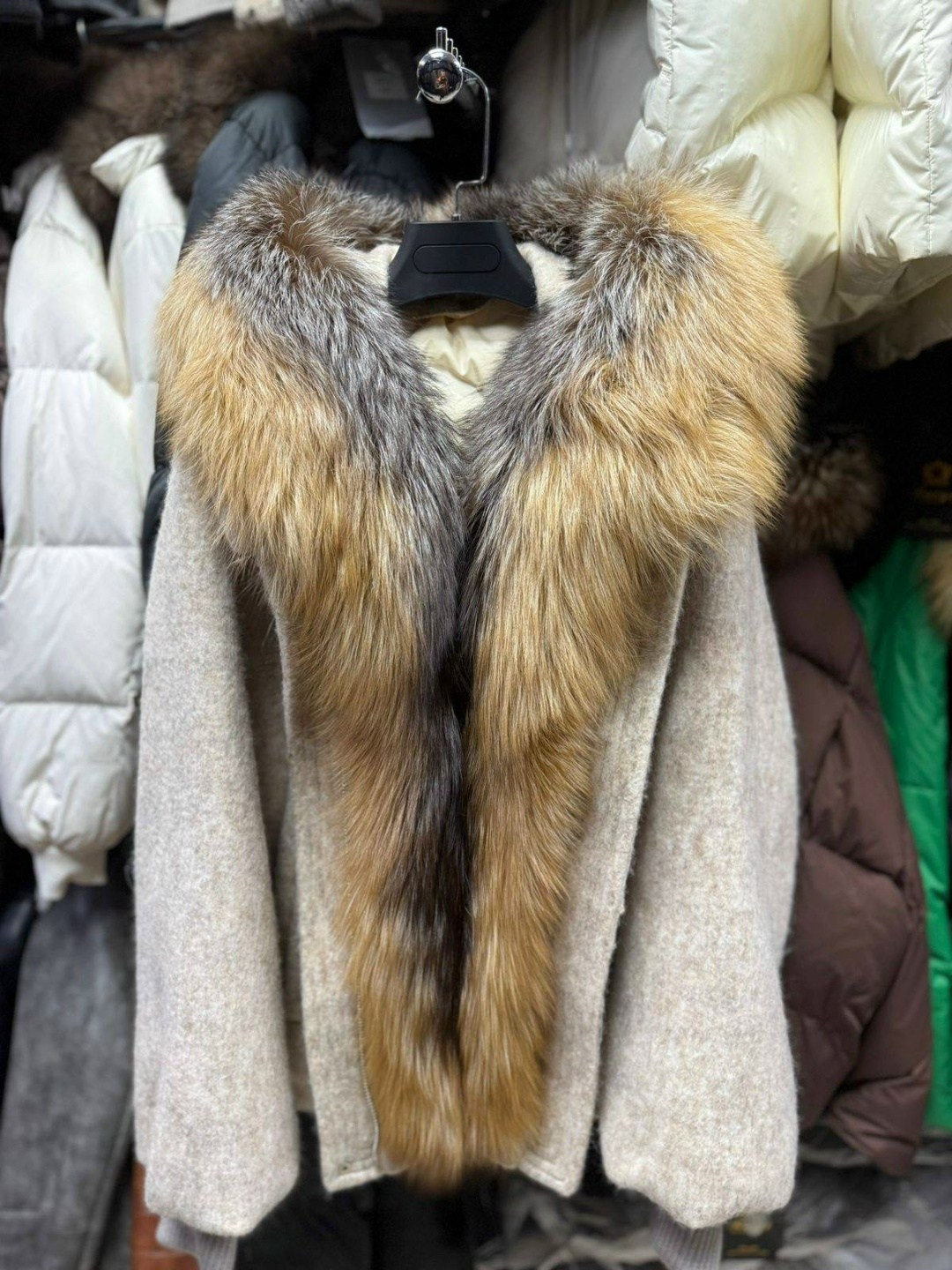 куртка парка мех чернобурка песец с капюшоном,парка с натуральным мехом,парка с чернобуркой,парка с мехом чернобурки,парка с мехом
