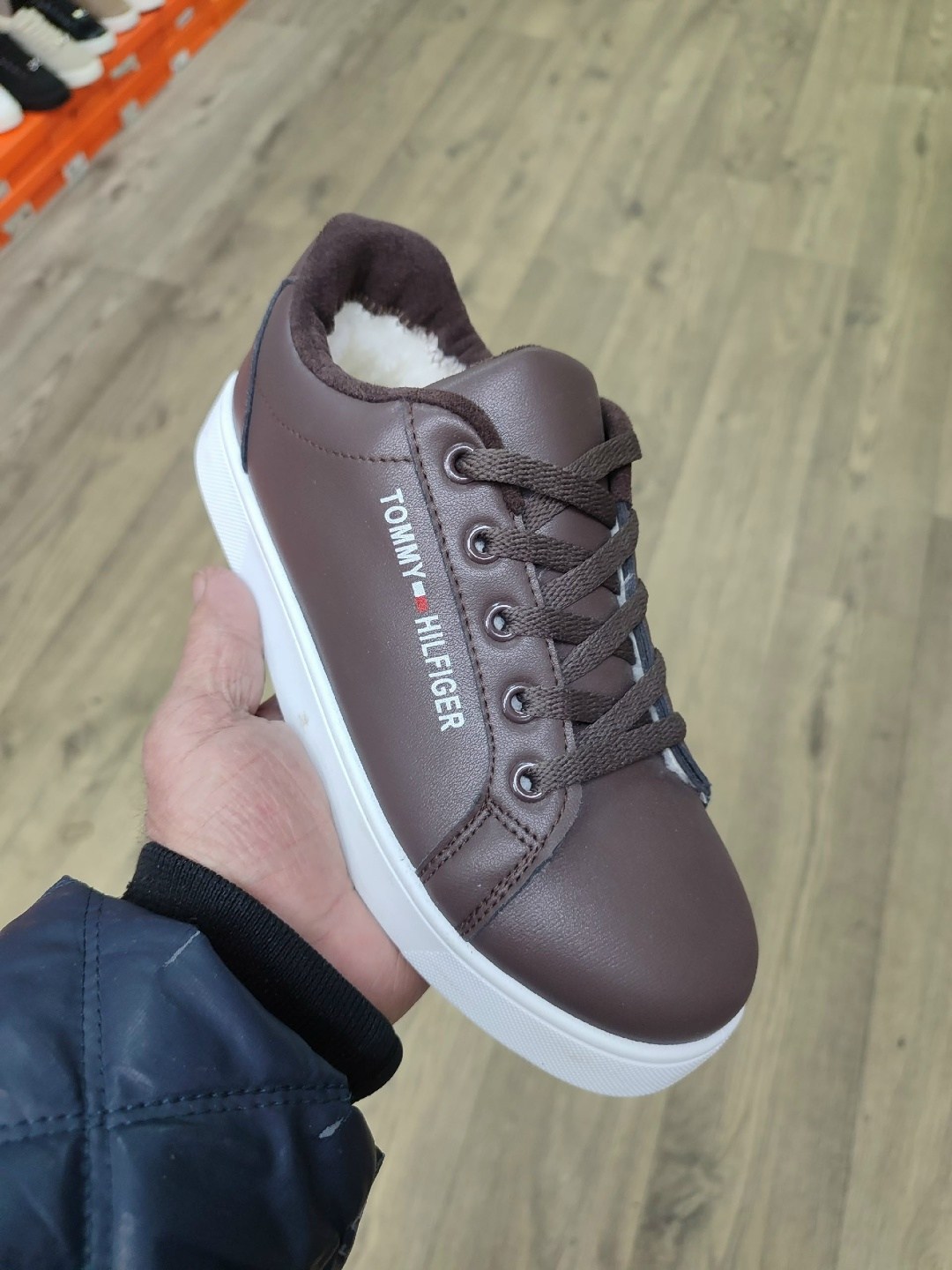 кроссовки томми хилфигер коричневые,,коричневые кеды томми хилфигер мужские,спортивная ,томми хилфигер кроссовки мужские кожаные коричневые