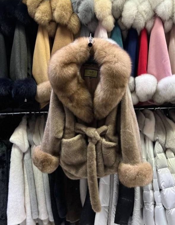 шуба из норки с капюшоном из меха чернобурой лисы,шуба из норки sapphire с капюшоном из меха чернобурой лисы,шубка из меха норки с капюшоном из чернобурой лисы,шуба из норки с капюшоном из меха черноб