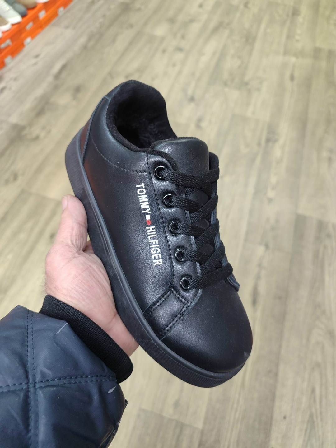 ,женские кроссовки,спортивная ,белые кроссовки,белые женские кроссовки