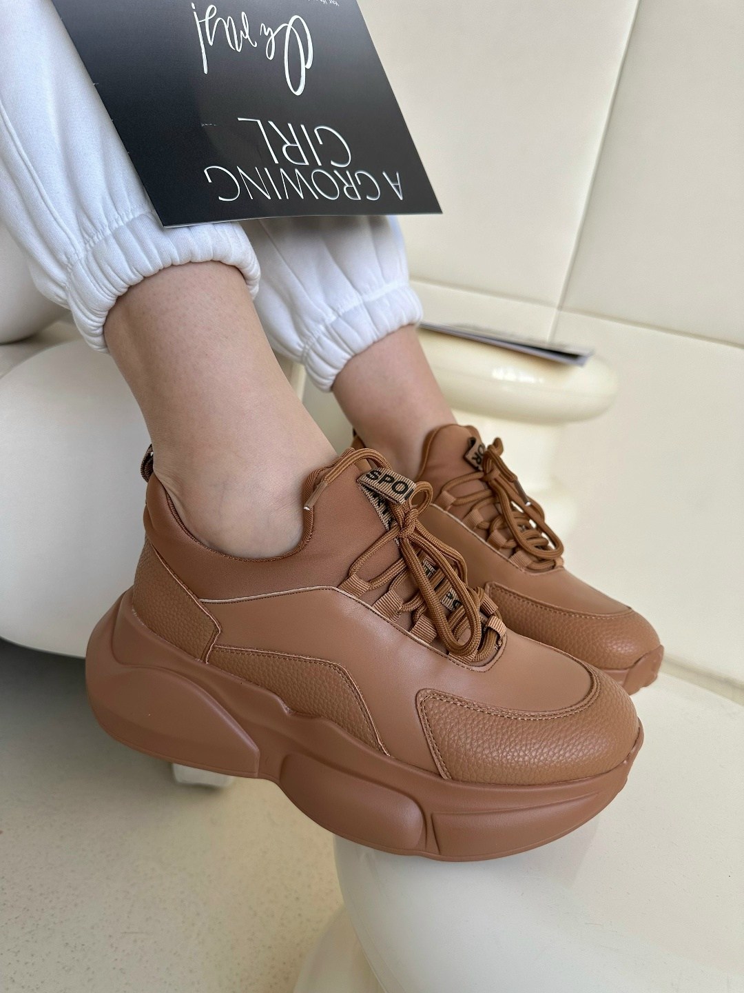 ,кроссовки женскиe,кроссовки массивные,бежевые кроссовки,массивные кроссовки женские
