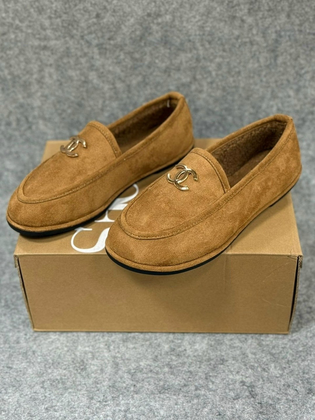 женские замшевые лоферы chanel коричневые с мехом,,лоферы chanel,лоферы женские chanel,лоферы женские на меху chanel