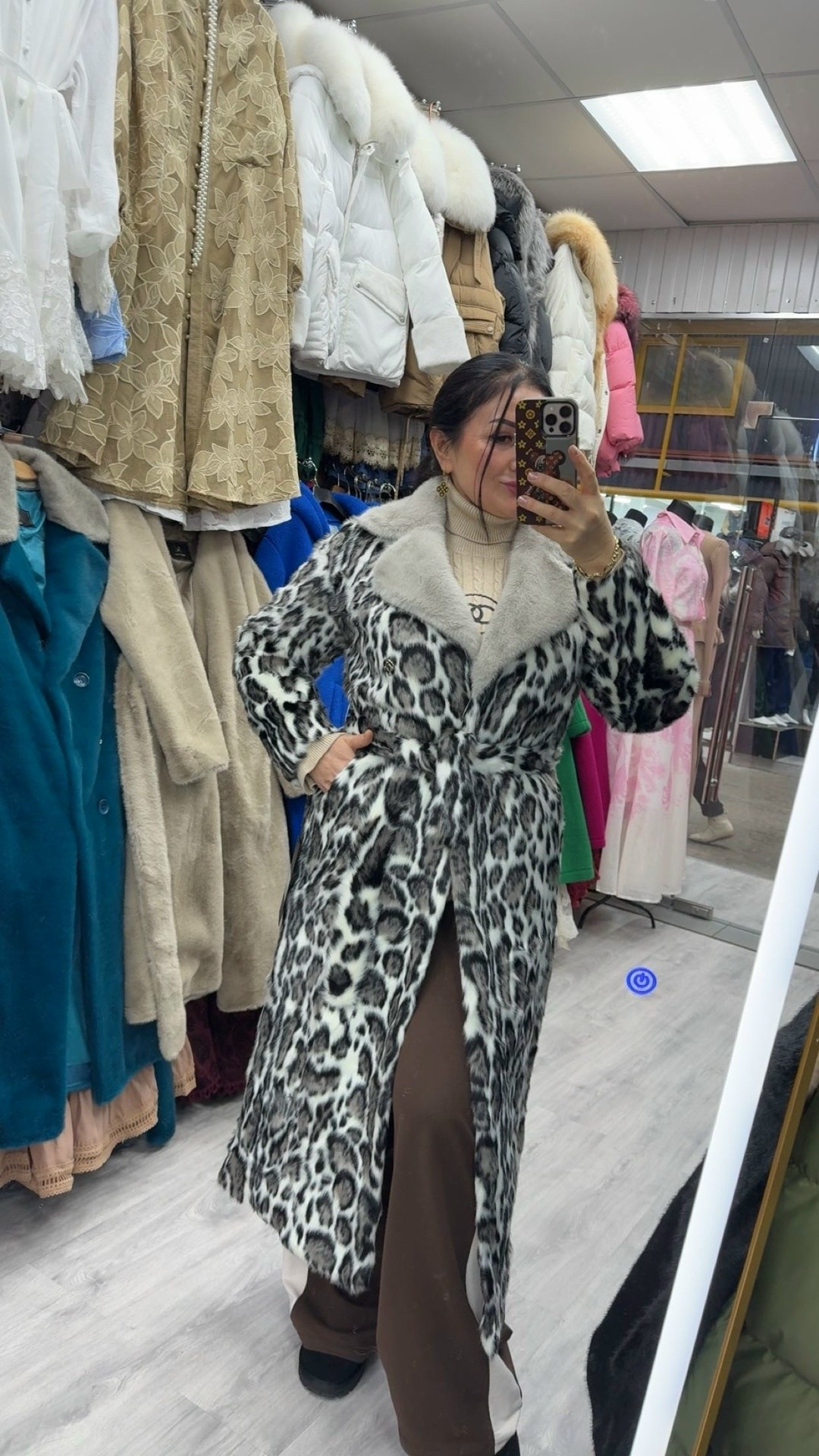 женское шерстяное пальто с принтом,шуба женская,шуба,современные шубы,пальто с принтом