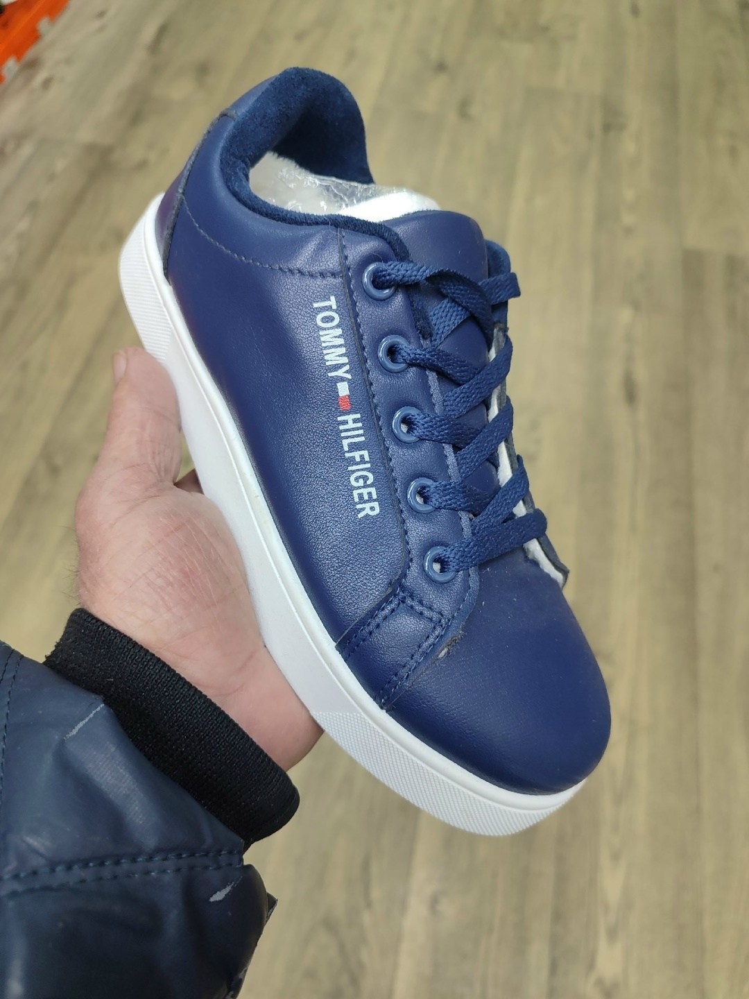 кроссовки томми хилфигер коричневые,,коричневые кеды томми хилфигер мужские,спортивная ,томми хилфигер кроссовки мужские кожаные коричневые