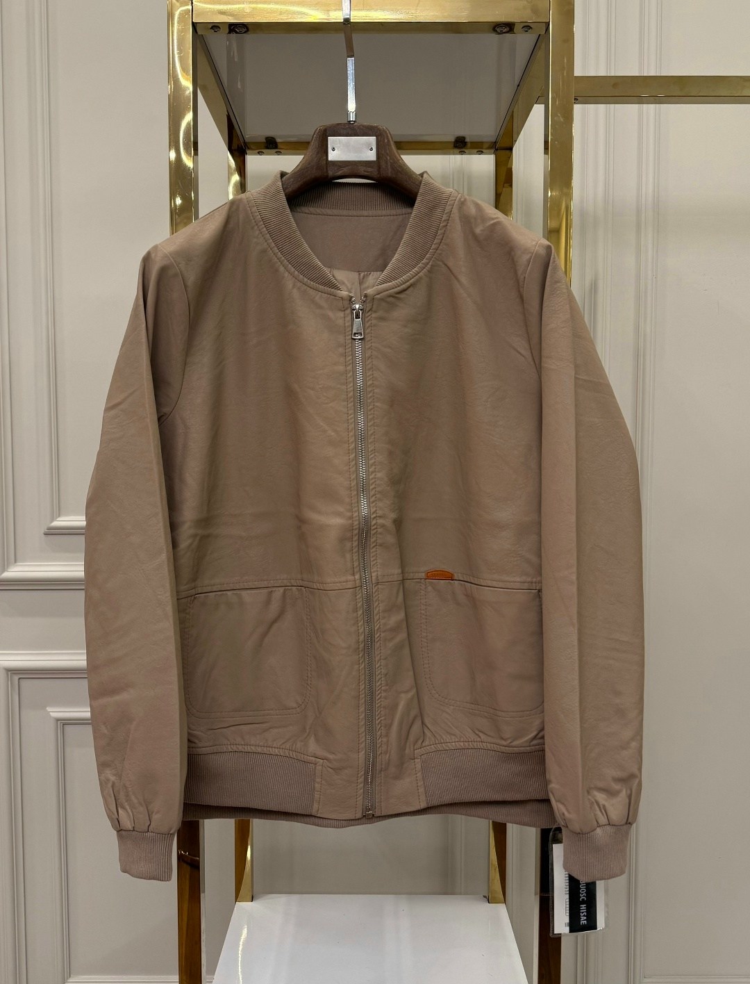 кожаная куртка,кожаная куртка бомбер,куртка бомбер,кожаный бомбер,повседневная куртка