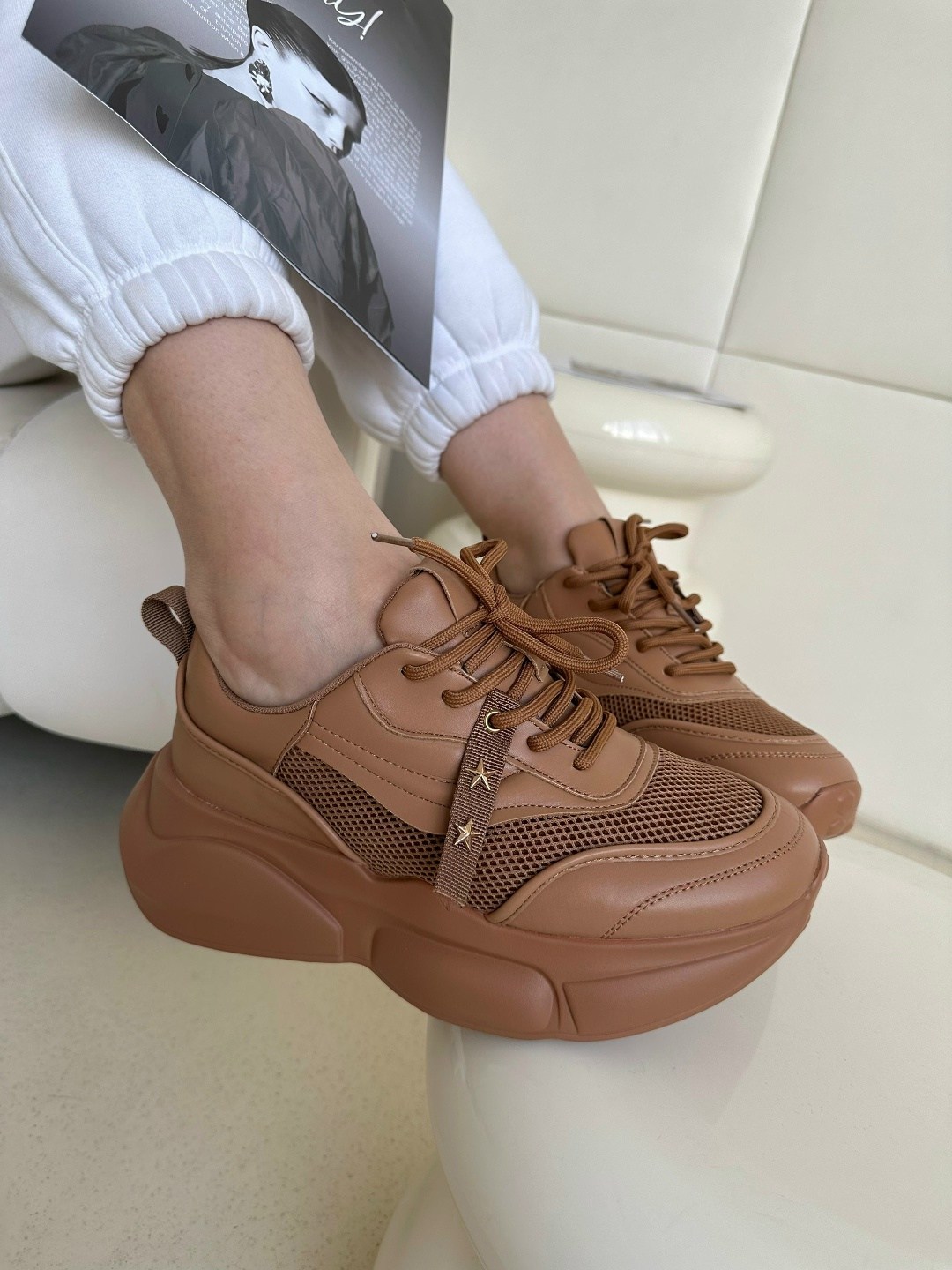 ,женские кроссовки,кроссовки женский кожаные,женские кроссовки на платформе,бежевые кроссовки