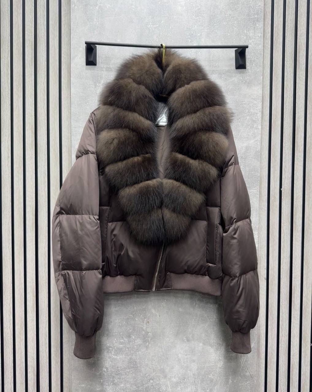 пуховик женский с натуральным мехом,куртка-бомбер с натуральным мехом песца,пуховик с натуральным мехом,пуховики с мехом песца,куртка - пуховик с мехом песца city furs