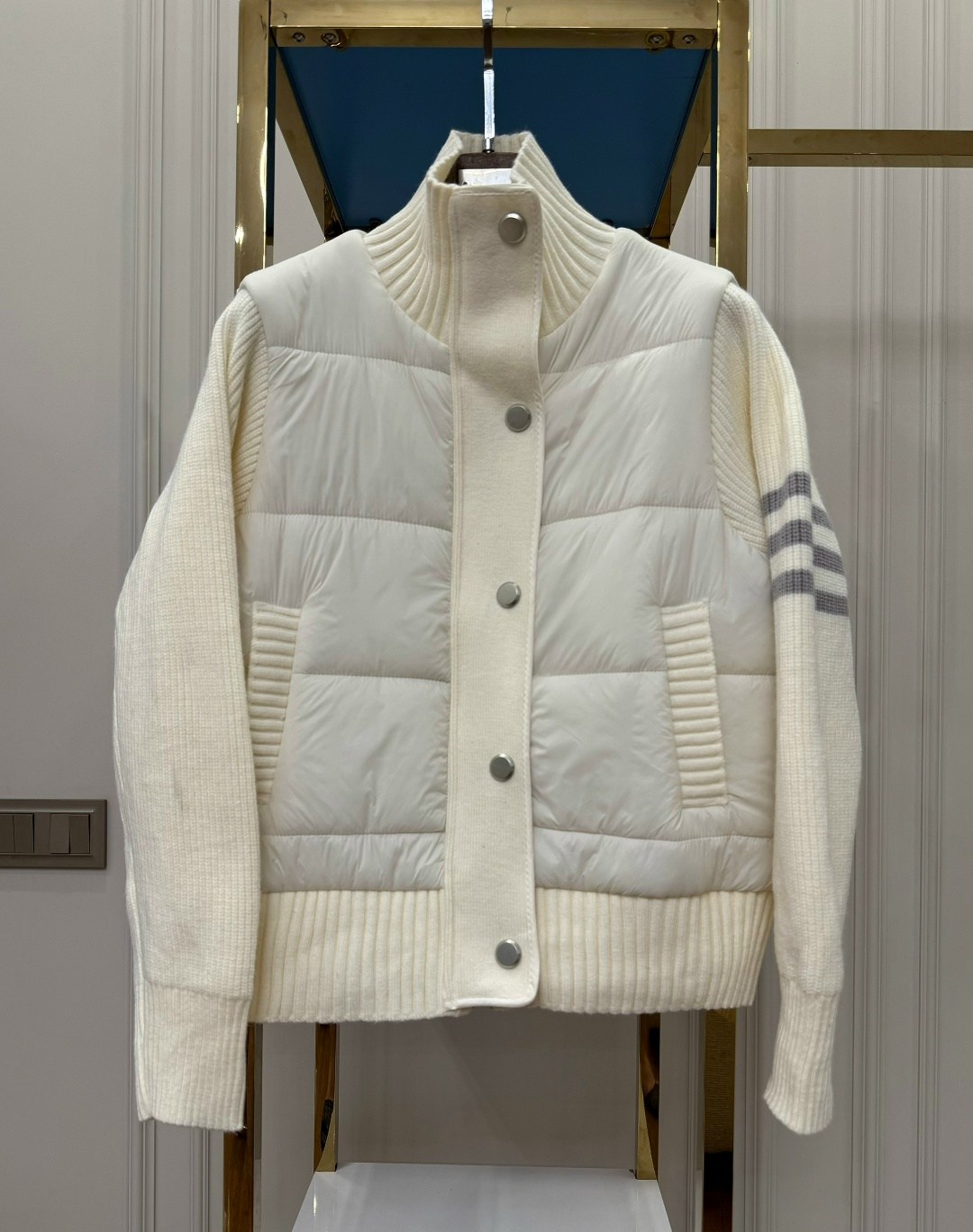 куртка moncler,куртка теплая,куртка модная,повседневная куртка,куртка бомбер