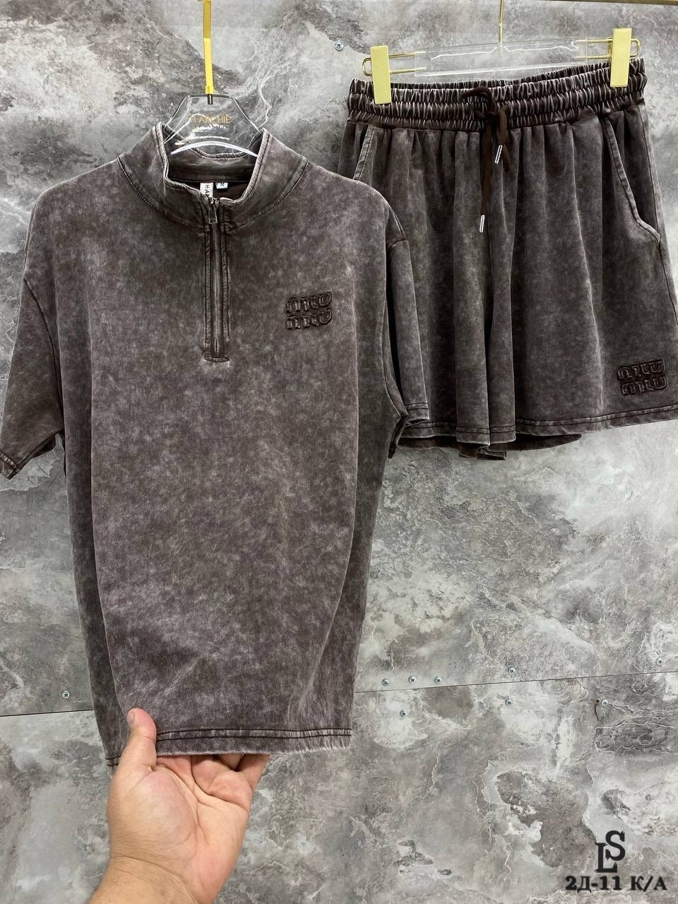 костюм велюровый,спортивные костюм,сток одежда,спортивные костюмы женские,костюм шортами