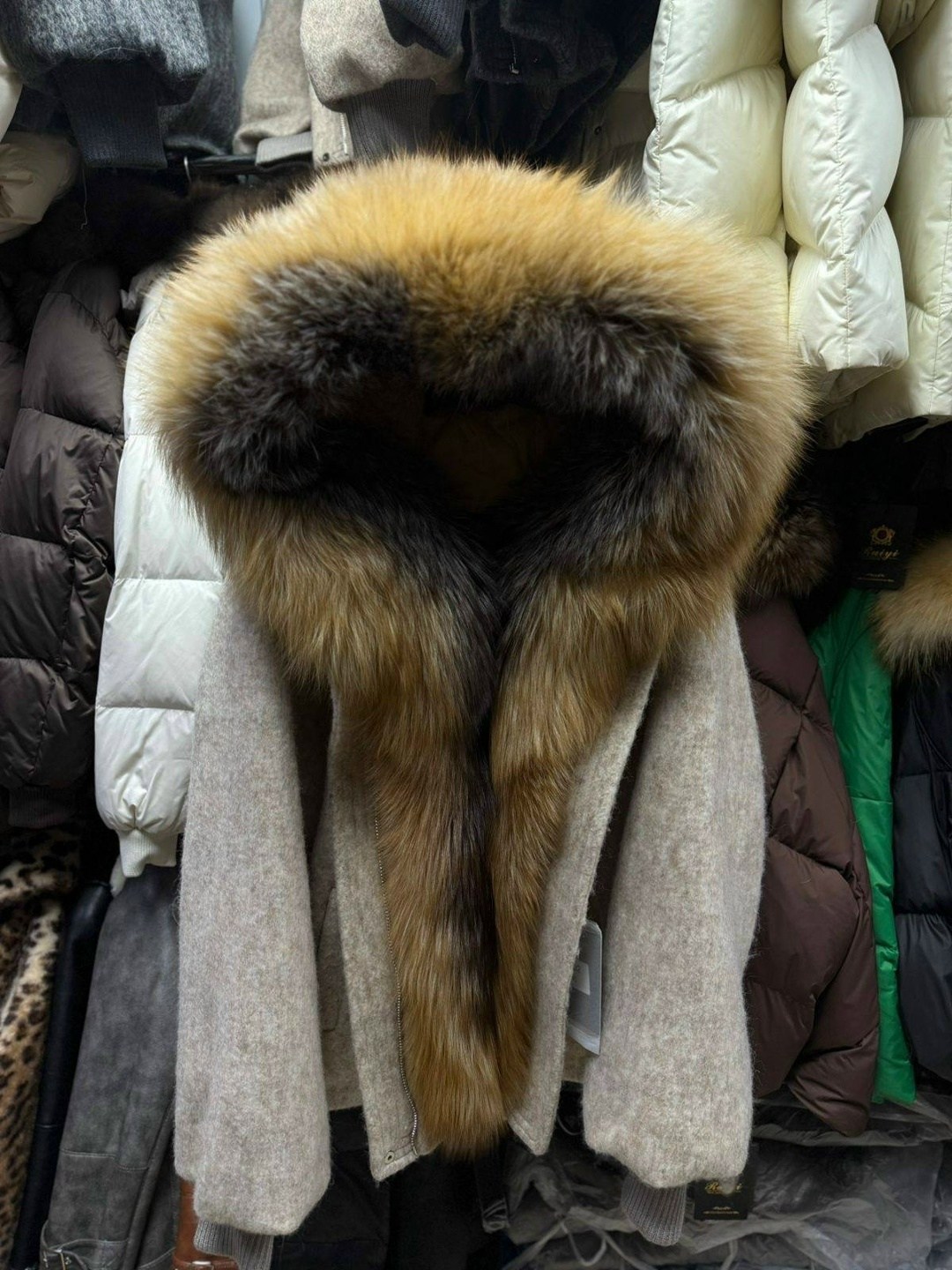 куртка парка мех чернобурка песец с капюшоном,парка с натуральным мехом,парка с чернобуркой,парка с мехом чернобурки,парка с мехом