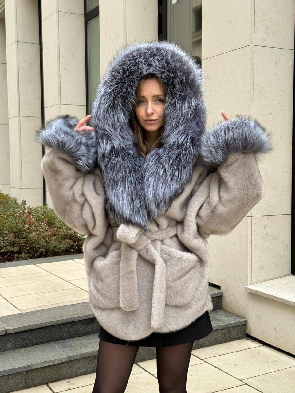 шуба из норки с капюшоном из меха чернобурой лисы,шуба из норки sapphire с капюшоном из меха чернобурой лисы,шубка из меха норки с капюшоном из чернобурой лисы,шуба из норки с капюшоном из меха черноб