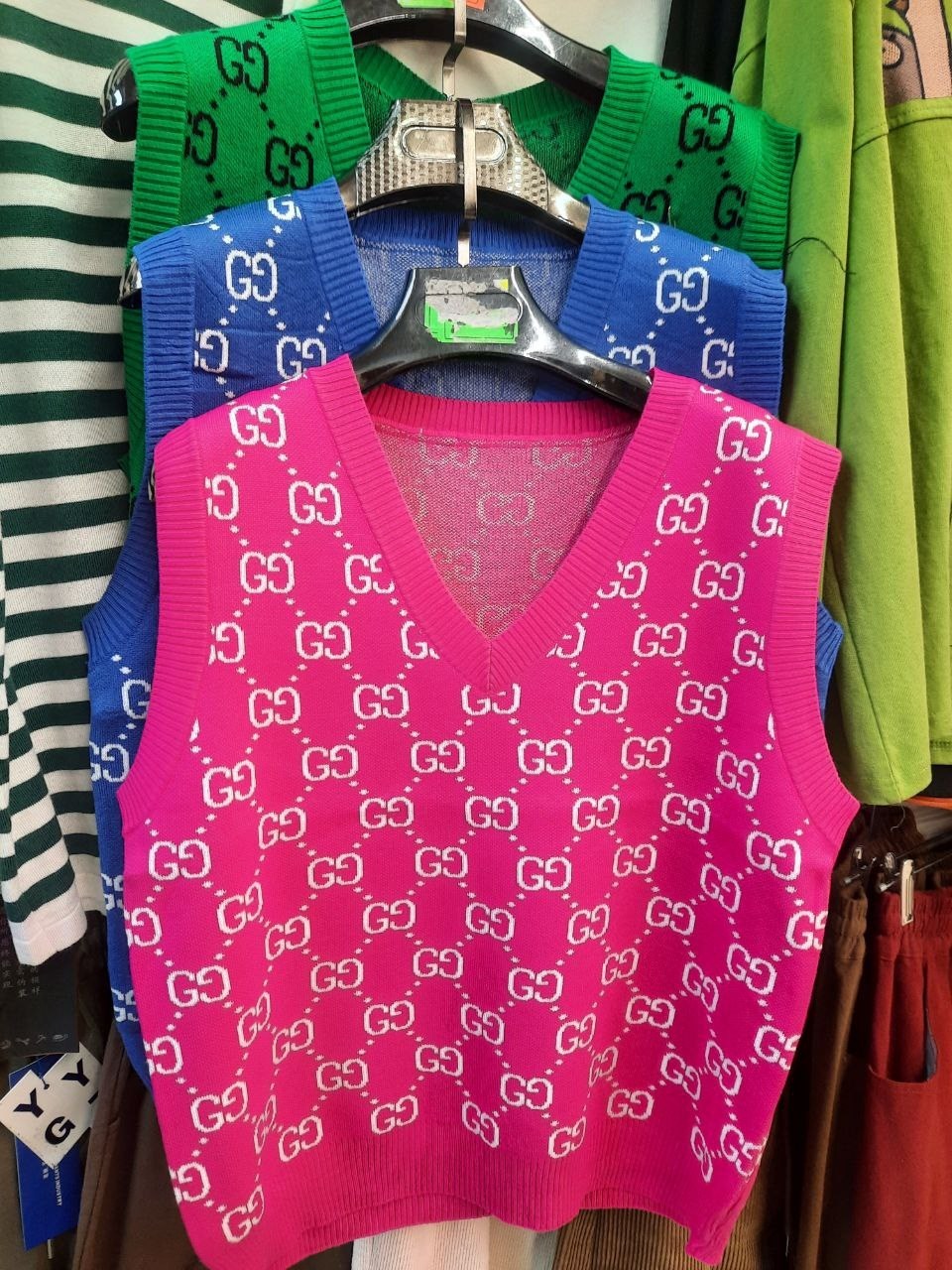 вязаные жилеты,жилетка вязаная,жилет трикотажный,женская жилетка,жилетка вязанная