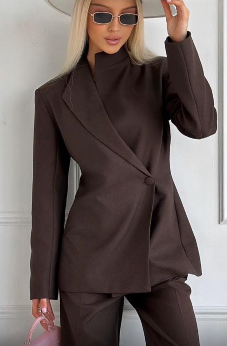 костюм брючной деловой,костюм брючный деловой maemo,пиджак приталенный polaris style цвет шоколадный,костюм с брюками,женский брючный костюм