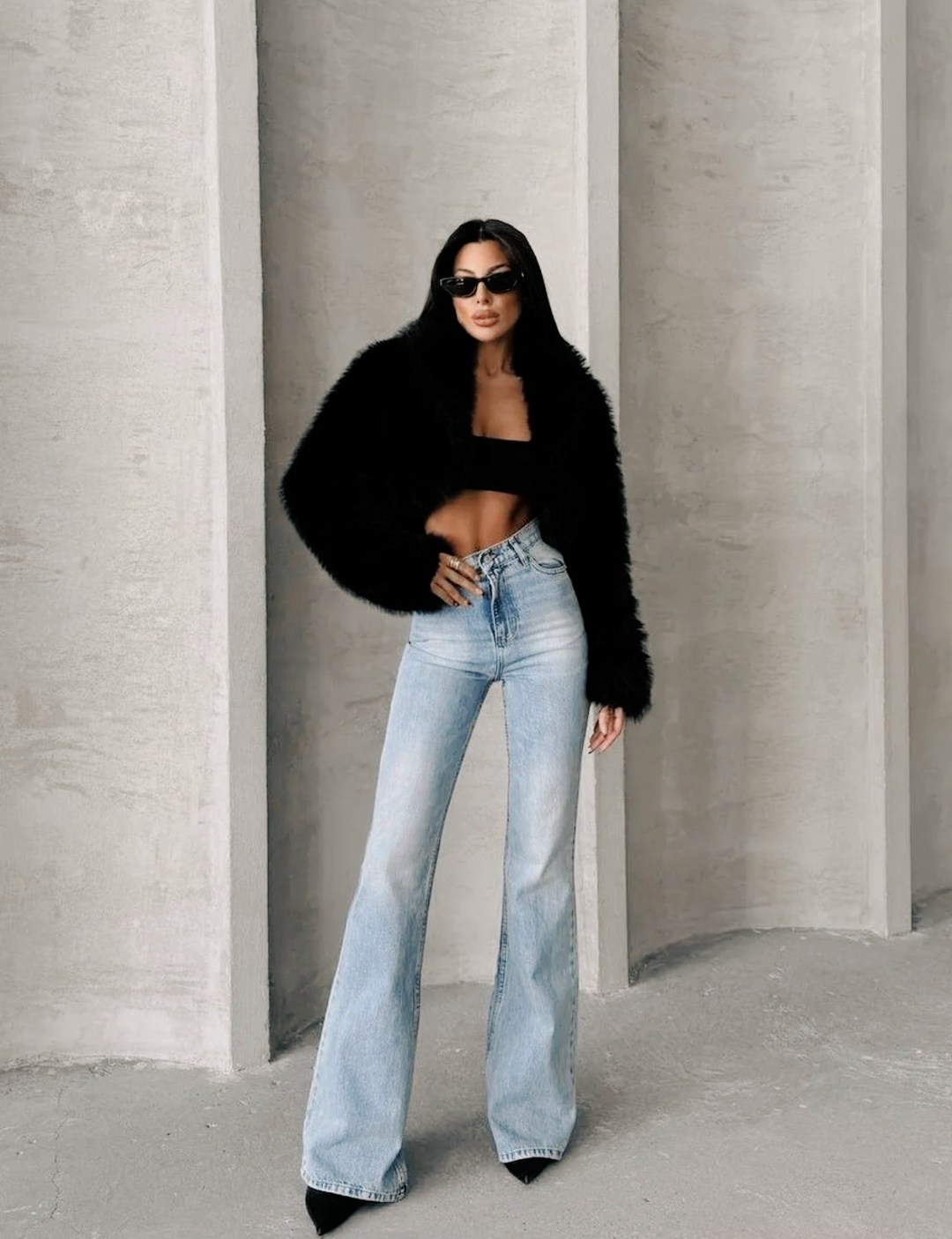 джинсы клеш женские,джинсы клеш от колена высокие,трендовые джинсы клеш от колена,джинсы прямые клеш с разрезом высокая посадка ella woman,джинсы клеш от колена высокая посадка