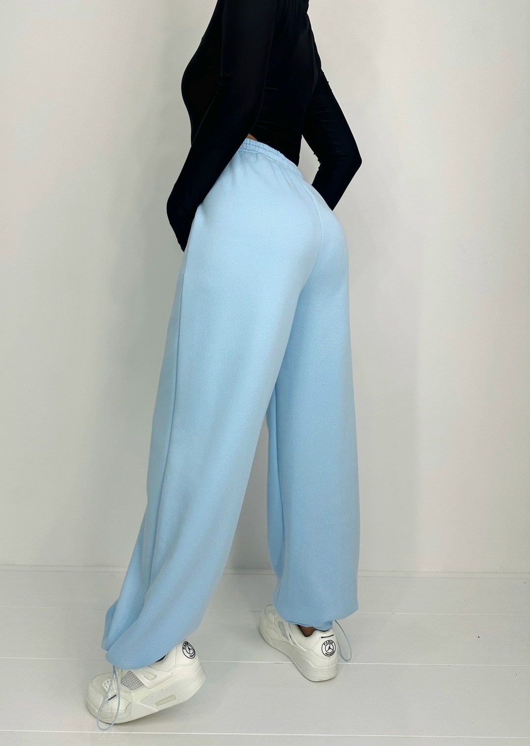 женская боди,боди женский с длинным рукавом,стильное боди,спортивные брюки,боди с вырезами