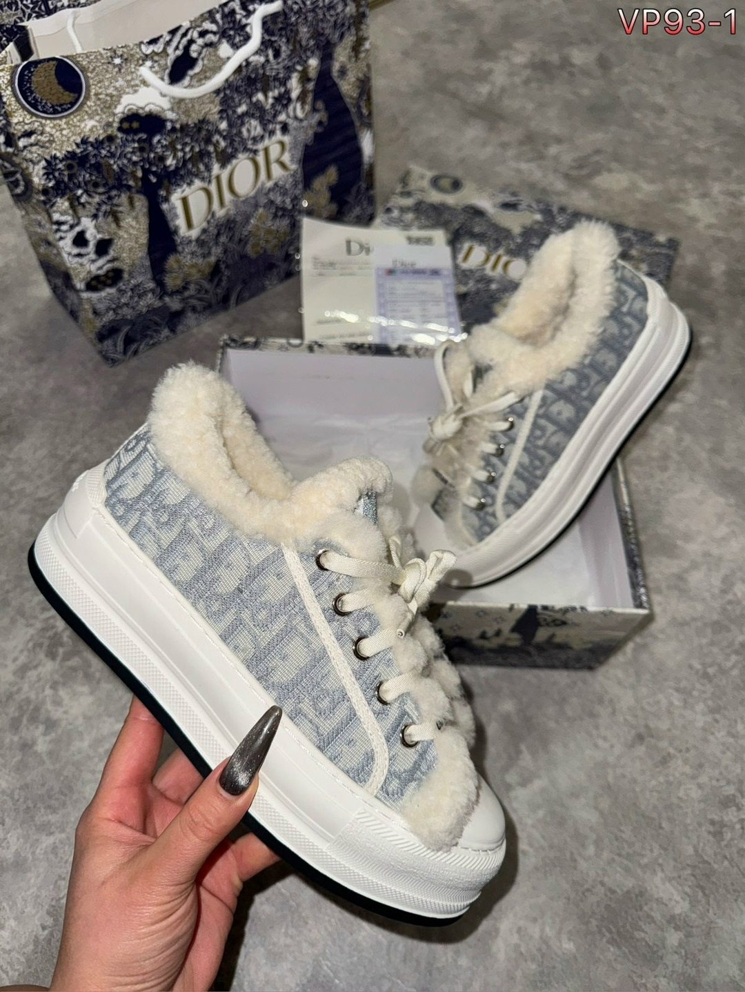 женские зимние кеды с мехом christian dior walk'n',женские кроссовки кеды с мехом dior walk'n'dior,женские зимние кеды с мехом christian dior walkn,женские зимние кеды с мехом christian dior walk'n' с