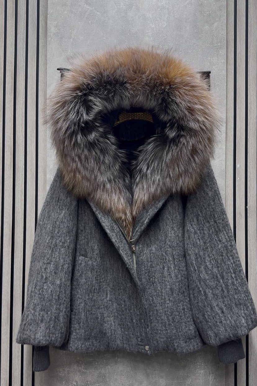 зимнее пальто - пуховик с меховым капюшоном,пуховики с мехом,меховая куртка,куртка с натуральным мехом,зимнее пальто с меховым капюшоном