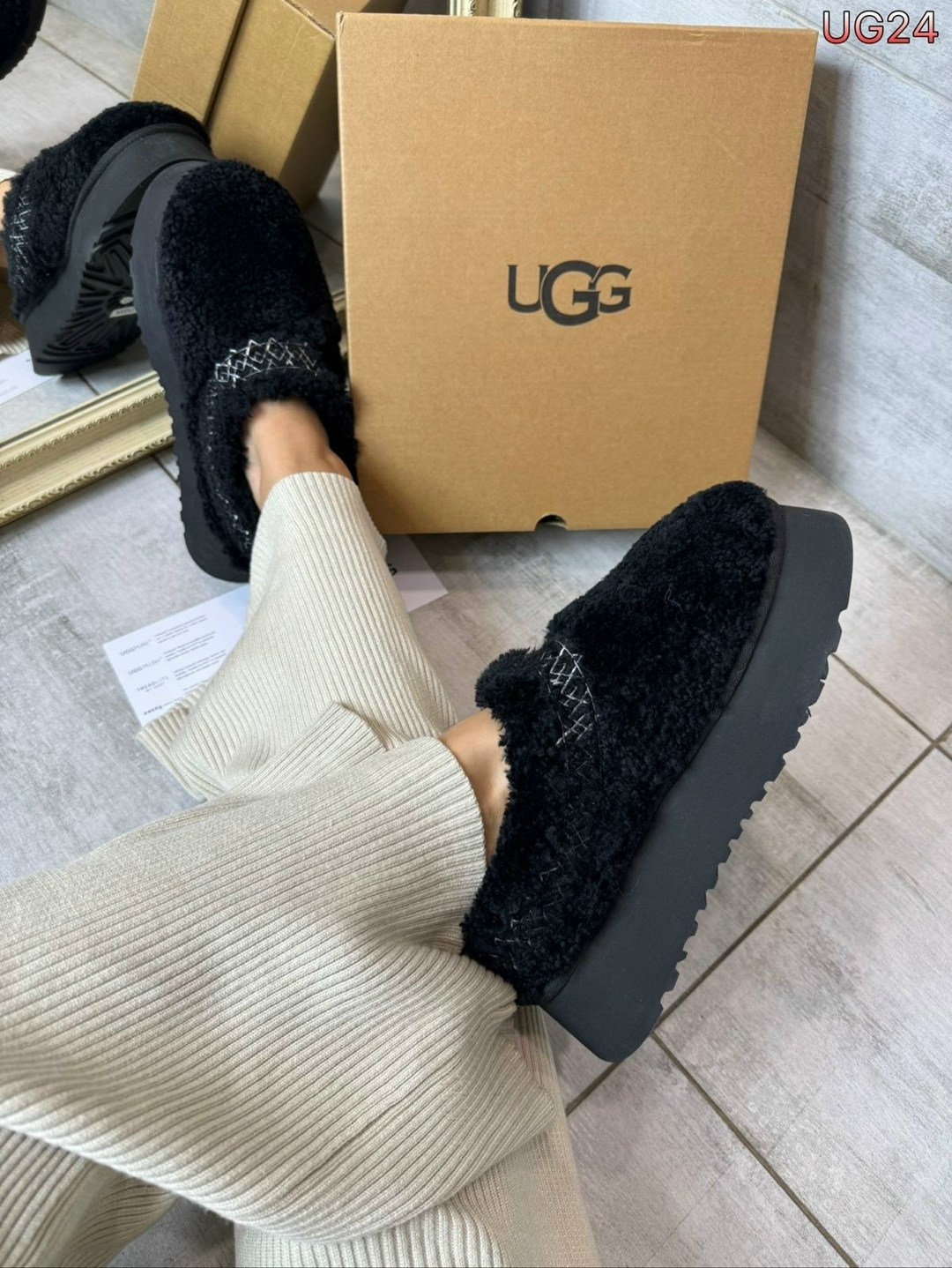 теплые тапочки,женские меховые шлепанцы на плоской подошве,,женские меховые тапочки,модные тапочки