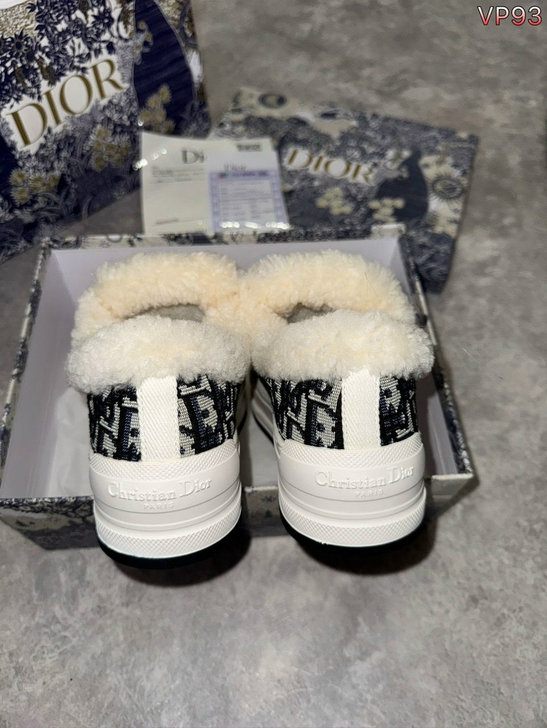 женские зимние кеды с мехом christian dior walk'n',женские кроссовки кеды с мехом dior walk'n'dior,женские зимние кеды с мехом christian dior walkn,женские зимние кеды с мехом christian dior walk'n' с