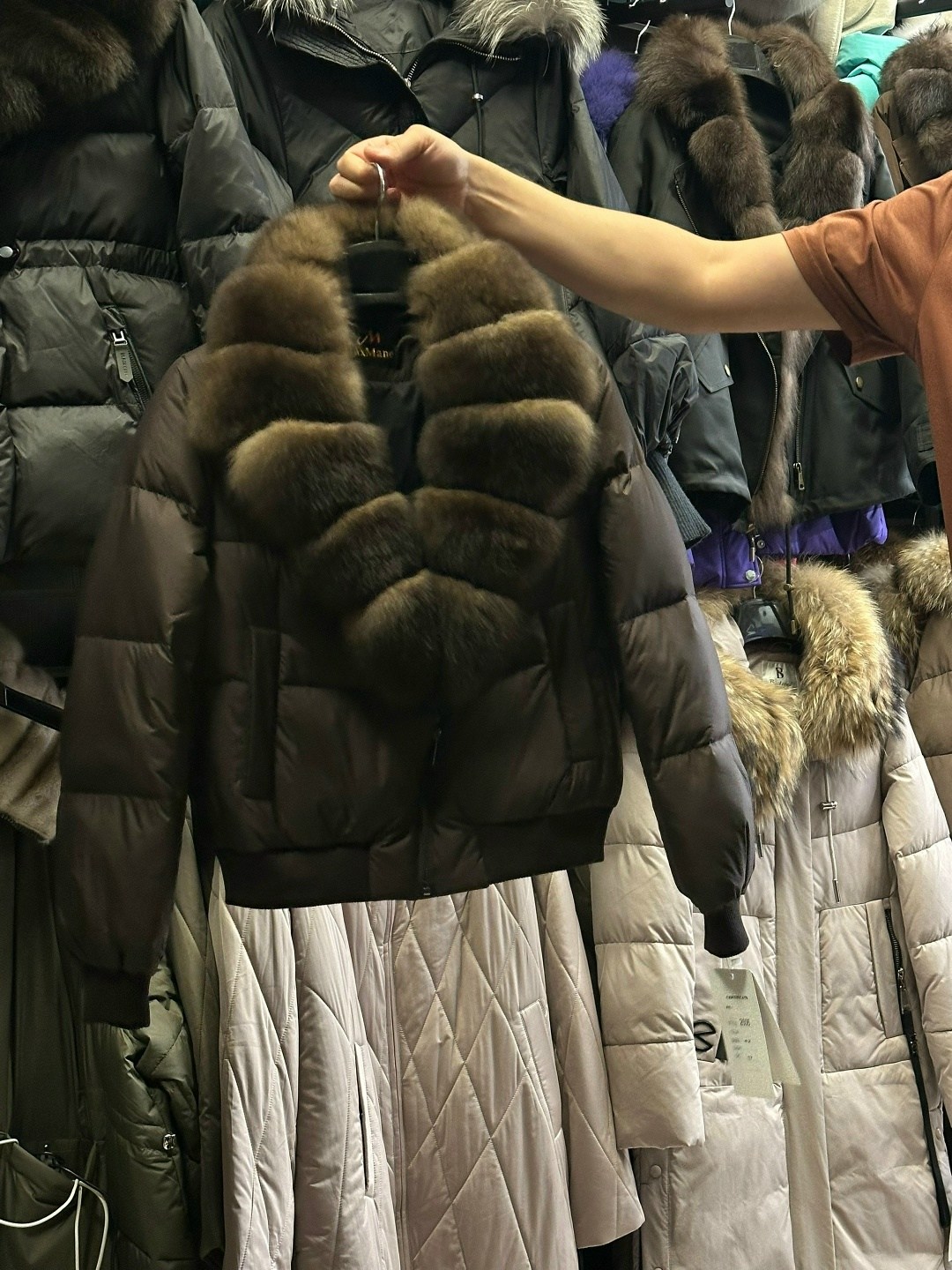 пуховик женский с натуральным мехом,пуховик с натуральным мехом,куртка-бомбер с натуральным мехом песца,короткий пуховик с натуральным мехом,пуховик из натурального меха bshop dress 452168980