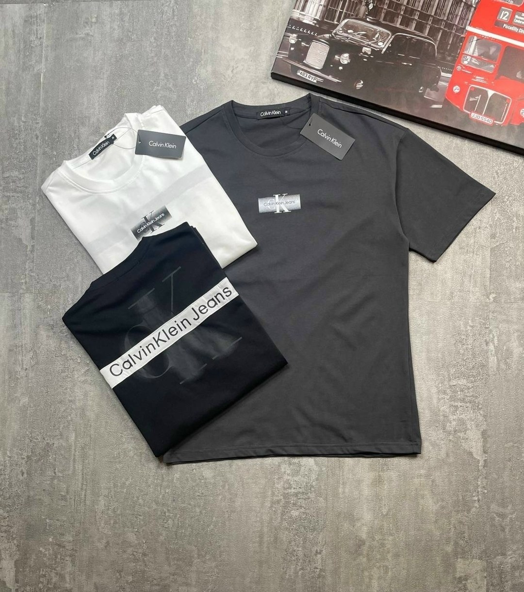 calvin klein мужская футболка,calvin klein футболка черная,мужская черная футболка embroidery patch tee calvin klein jeans,мужская черная футболка embroidery patch tee calvin klein jeans j30j325700,му