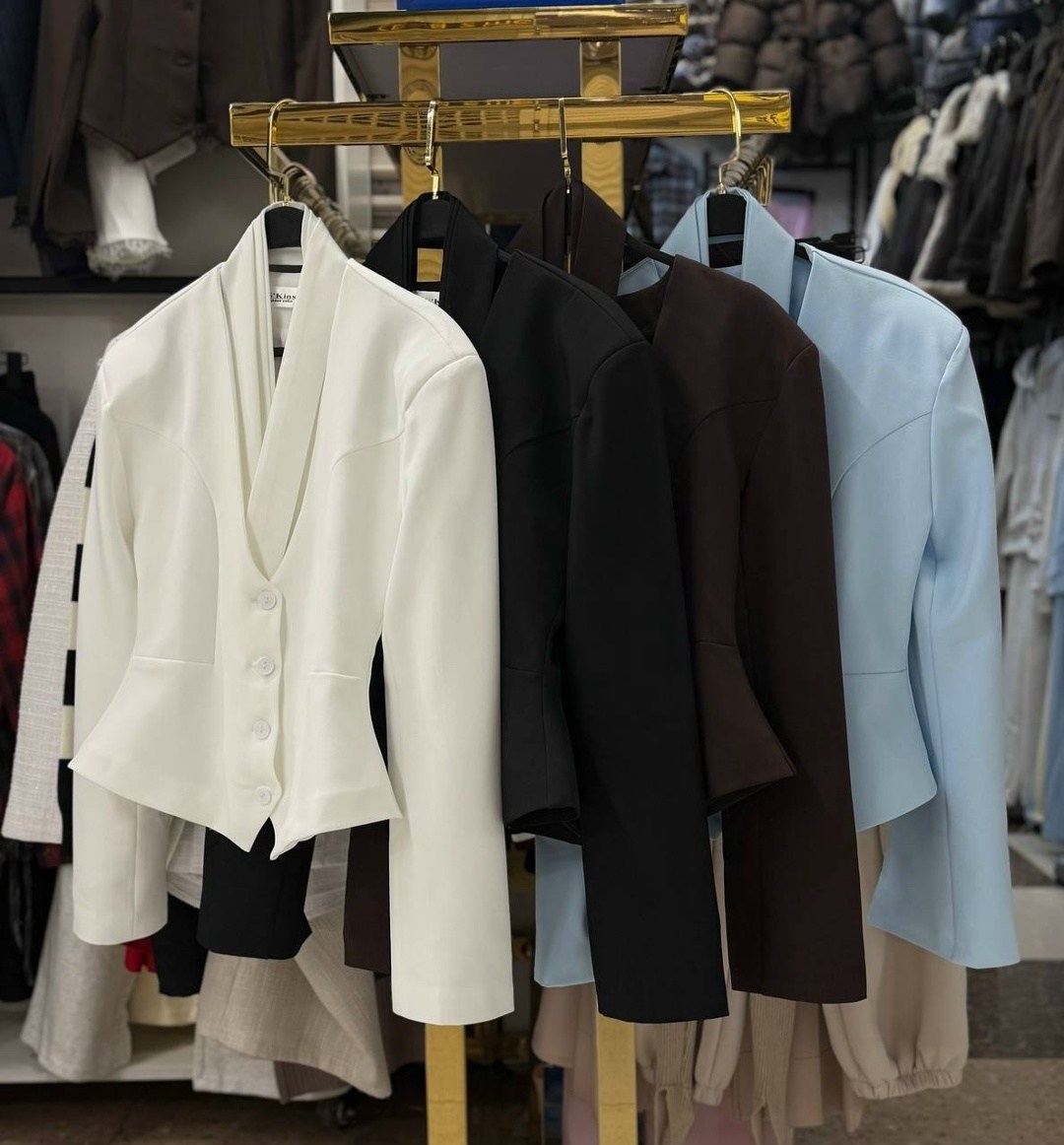 женские пиджаки,пиджак,приталенный пиджак,белый пиджак