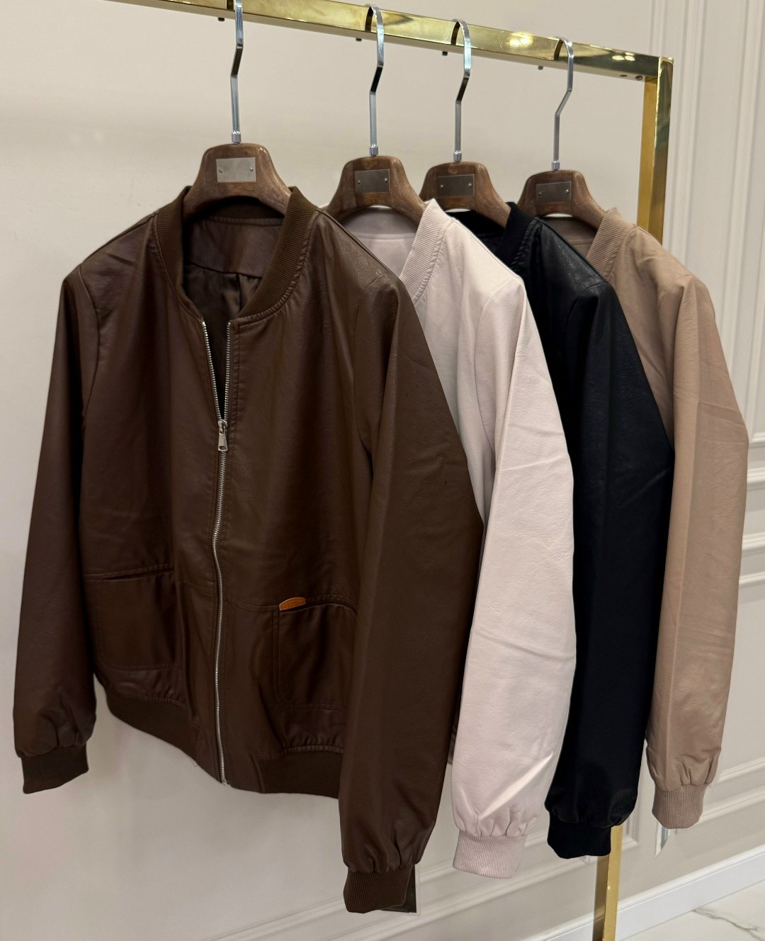 кожаная куртка,кожаная куртка бомбер,куртка бомбер,кожаный бомбер,повседневная куртка