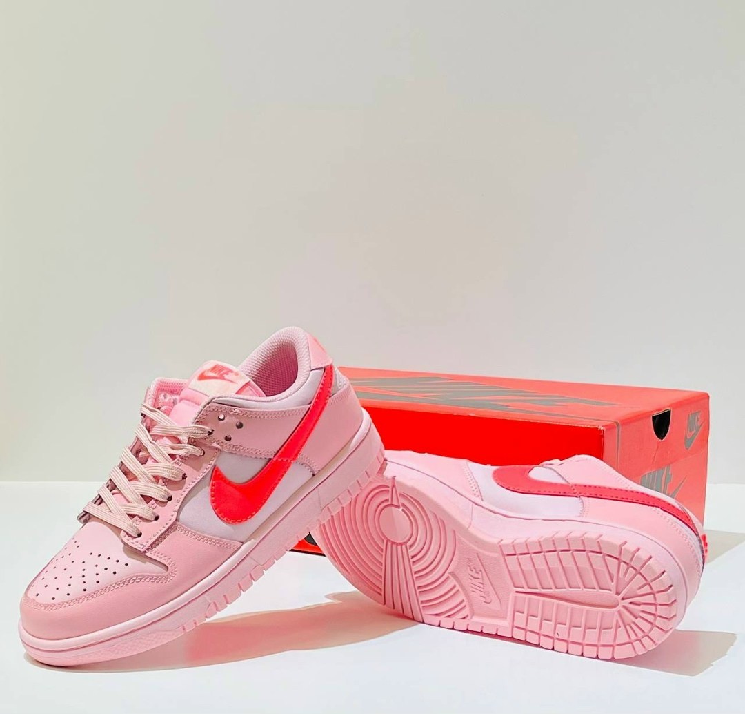 кроссовки найк розовые,nike dunk low triple pink gs,розовые найки,розовые найк данк,кроссовки найк женские розовые