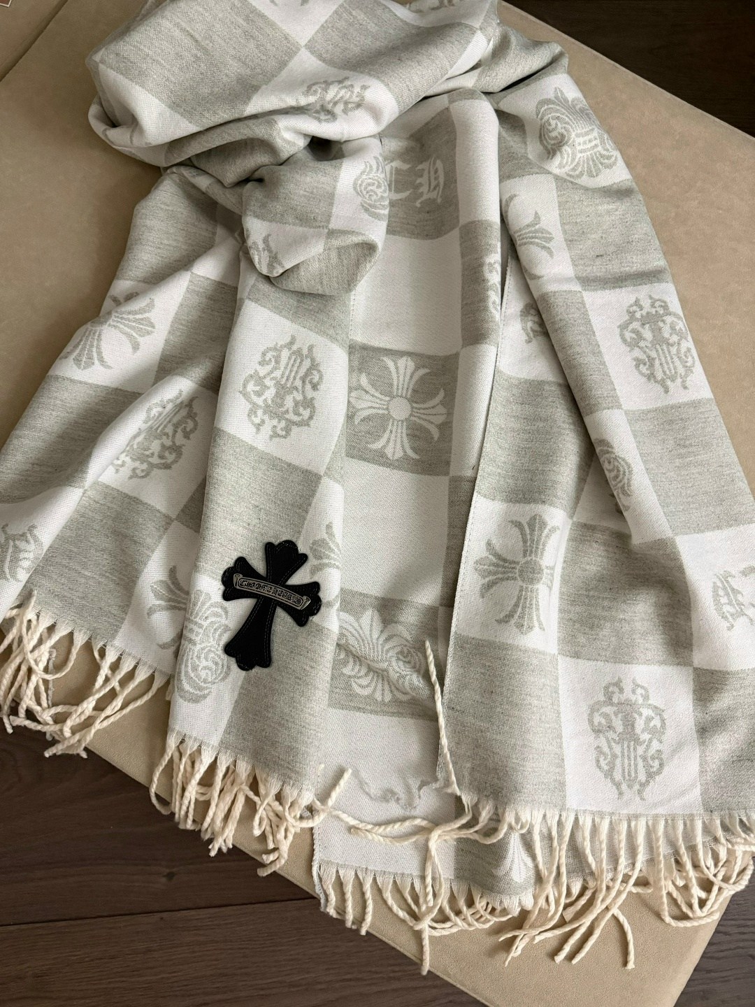 шарф луи виттон,кашемировый шарф,розовый шарф луи виттон,шарфы для женщин,шарф кашемир