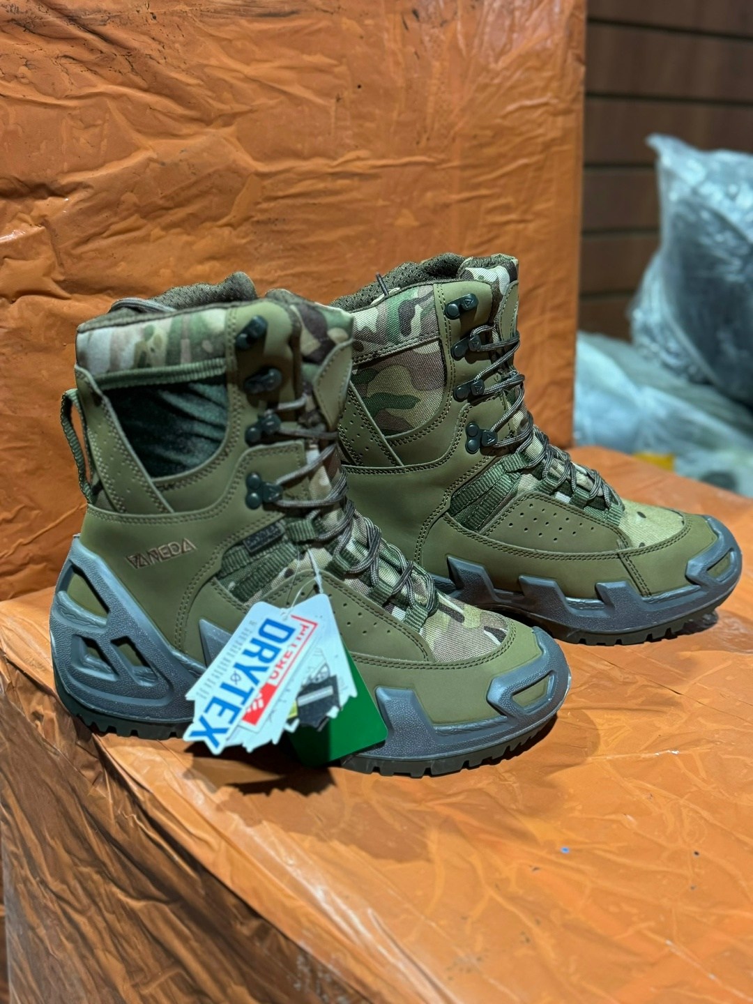 тактические ботинки треккинговые лова высокие олива,ботинки тактические lowa,берцы высокие тактические lowa zephyr gtx high хаки оливa,тактические ботинки треккинговые лова высокие олива lowa 20255009