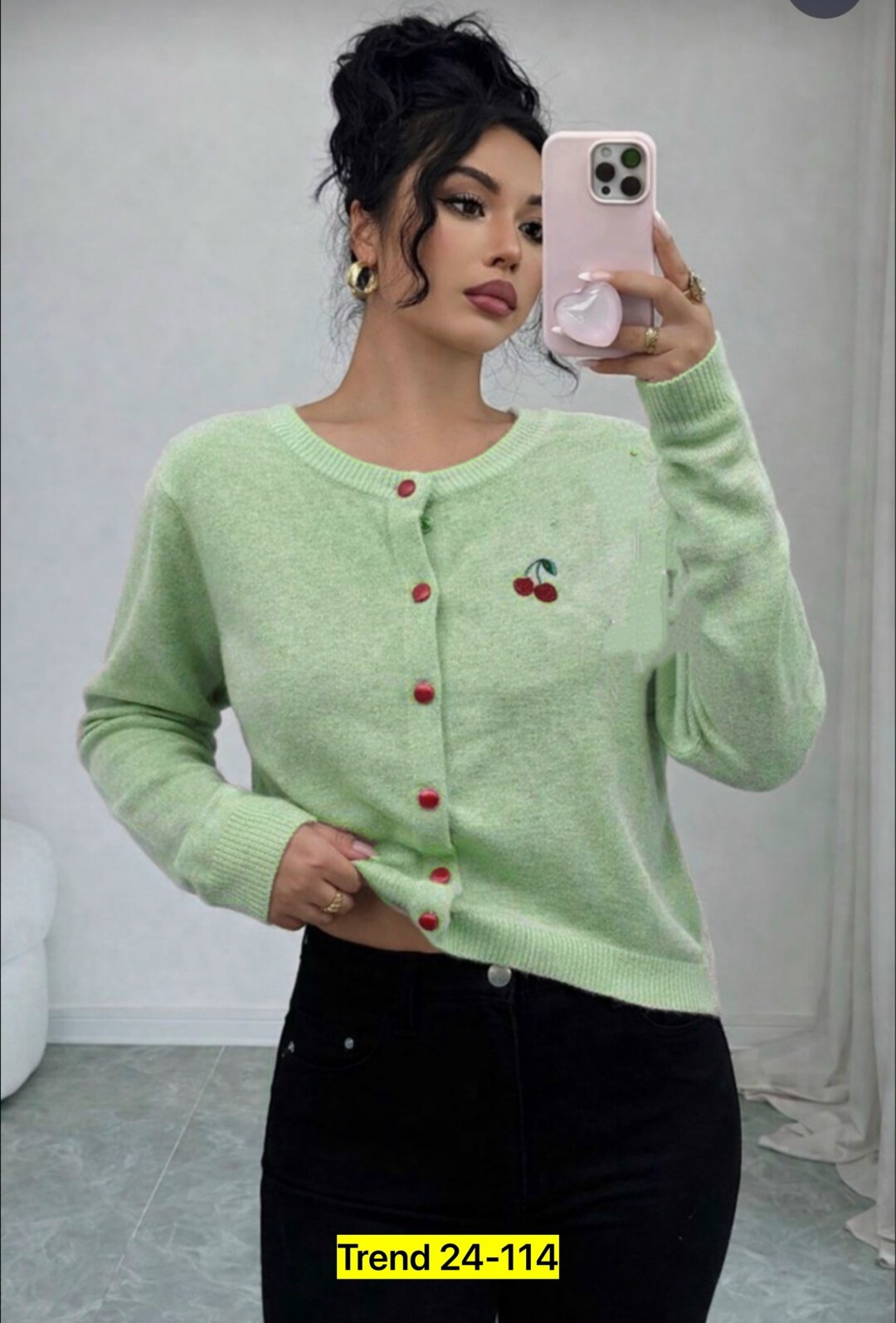 кардиган с вишенками,кардиган короткий на пуговицах с вишенками bye kitty,кардиган укороченный с вишнями,кардиган с вышивкой,свитер с вишенками