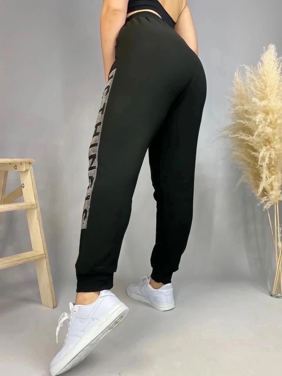 брюки трикотаж,джинсы брюки,женские джинсы и брюки,джоггеры со стразами,спортивные женские штаны