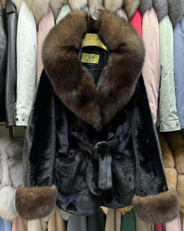 шуба из норки с капюшоном из меха чернобурой лисы,шуба из норки sapphire с капюшоном из меха чернобурой лисы,шубка из меха норки с капюшоном из чернобурой лисы,шуба из норки с капюшоном из меха черноб