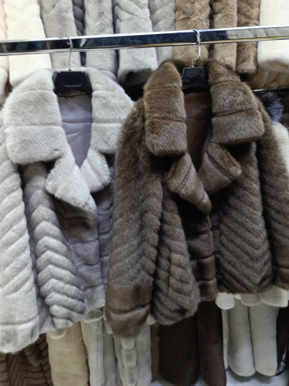 шуба короткая из экомеха под норку,шуба из эко меха,шуба искусственная,шуба из эко меха под норку,шуба из экомеха