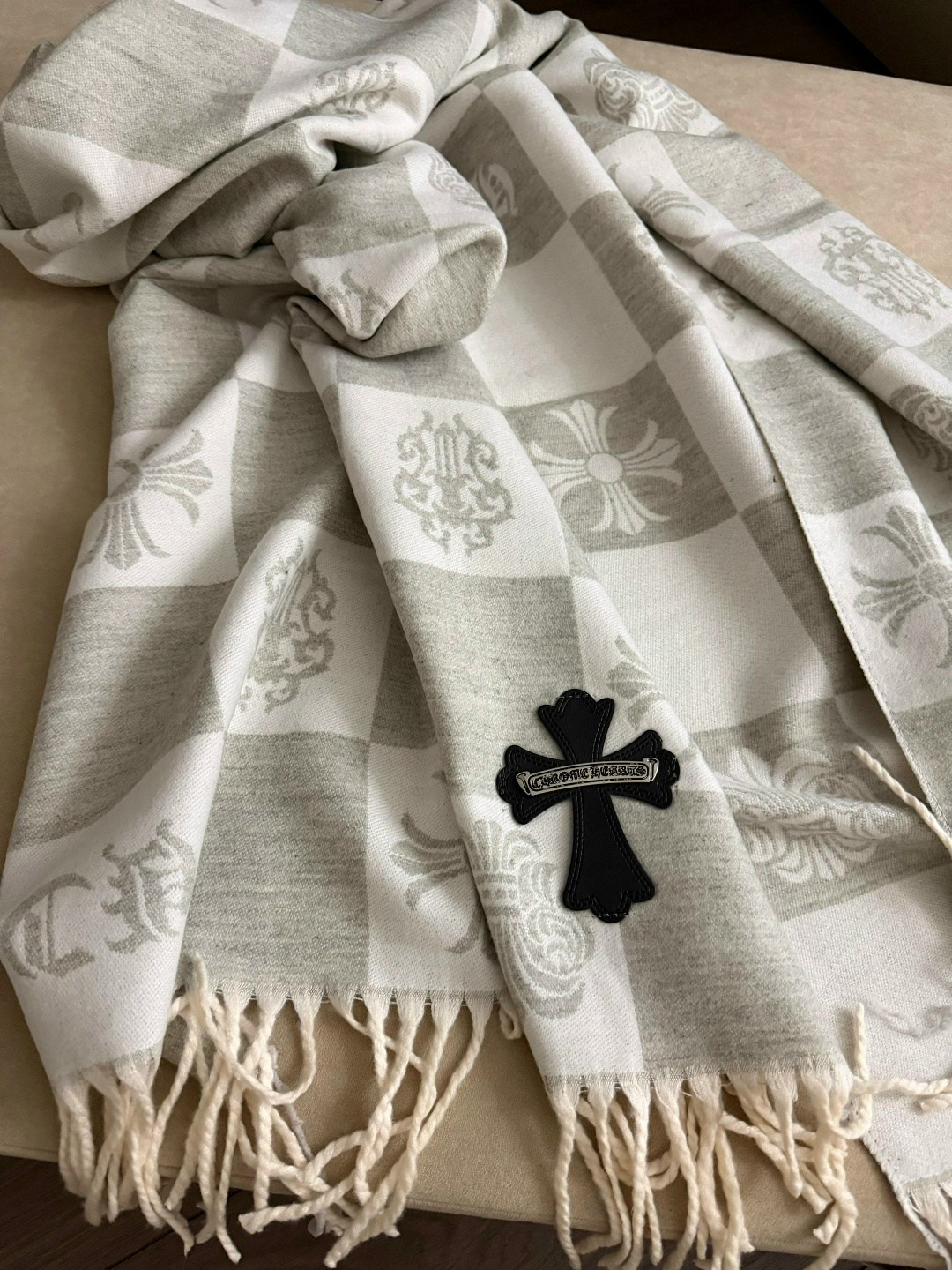 шарф луи виттон,кашемировый шарф,розовый шарф луи виттон,шарфы для женщин,шарф кашемир