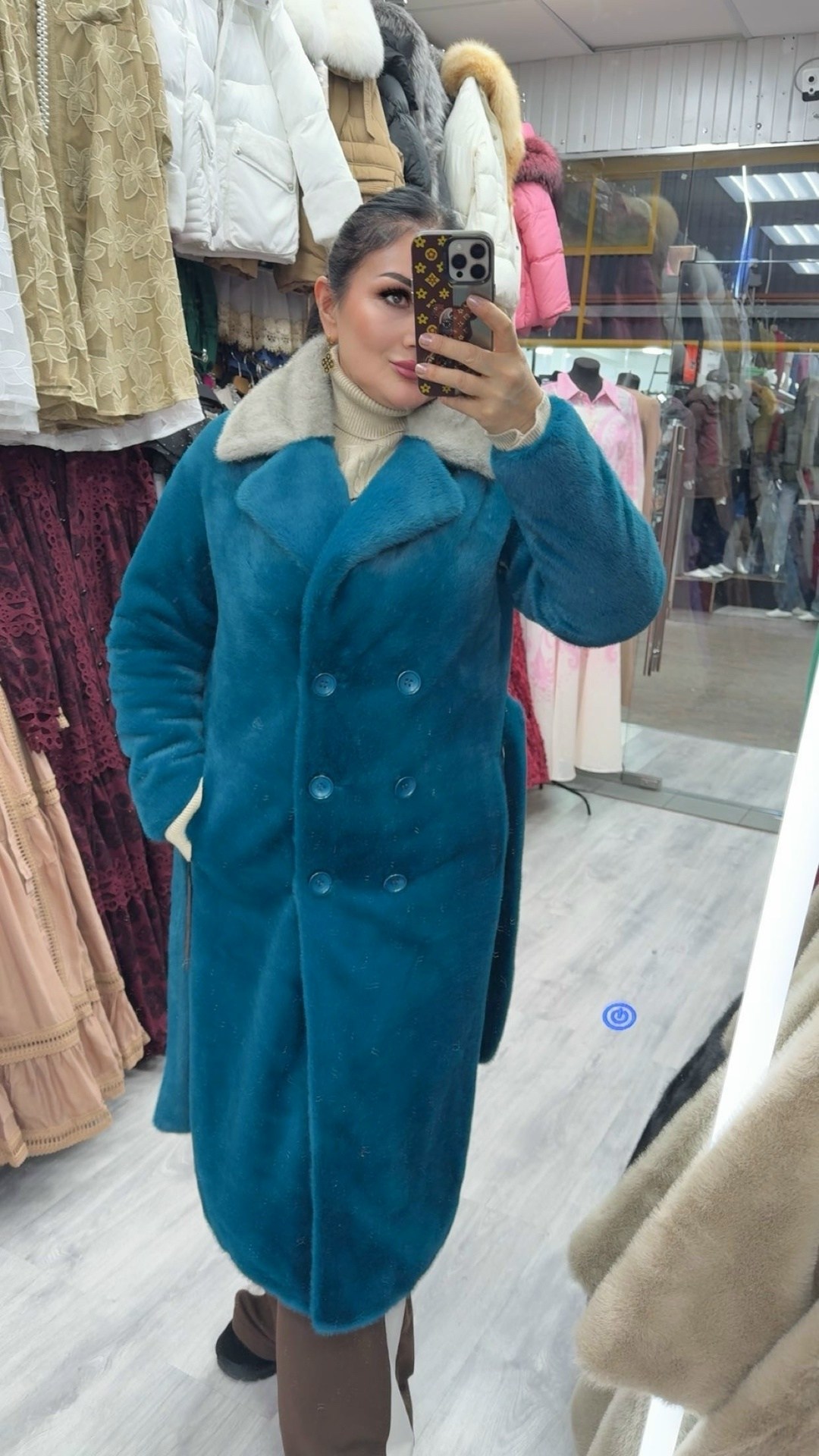 женское шерстяное пальто с принтом,шуба женская,шуба,современные шубы,пальто с принтом