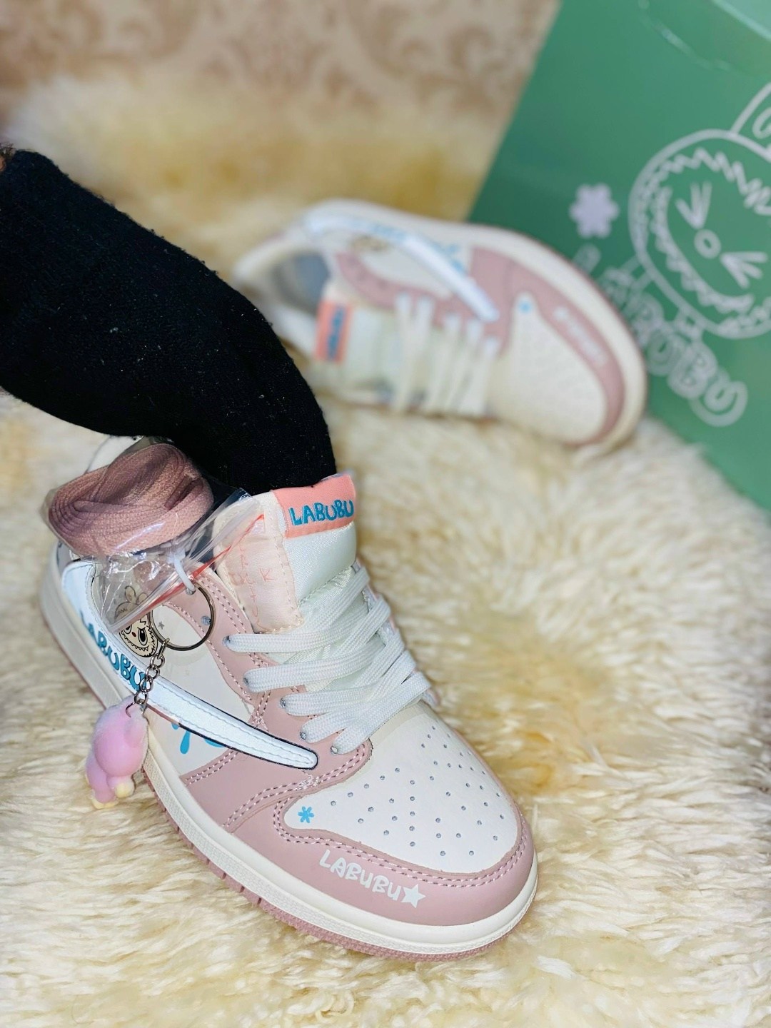 кроссовки женские nike,женские кроссовки,оригинальные кроссовки, женская,баскетбольная