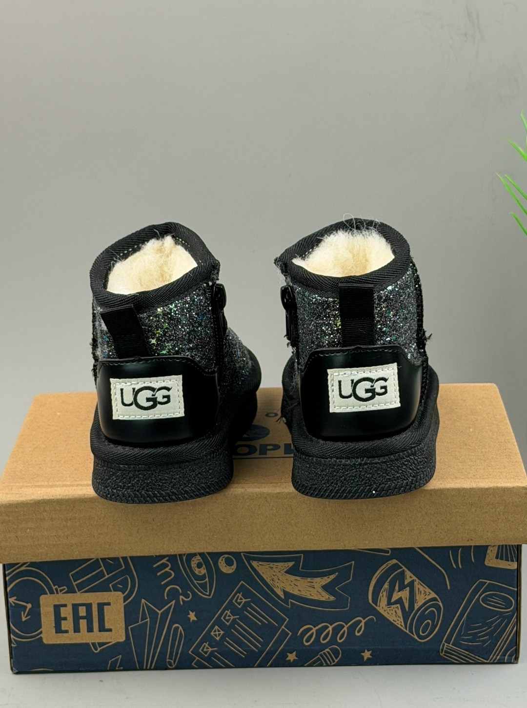 ,ботинки для девочек зимние,угги детские,сапожки с пайетками,детские сапожки с пайетками