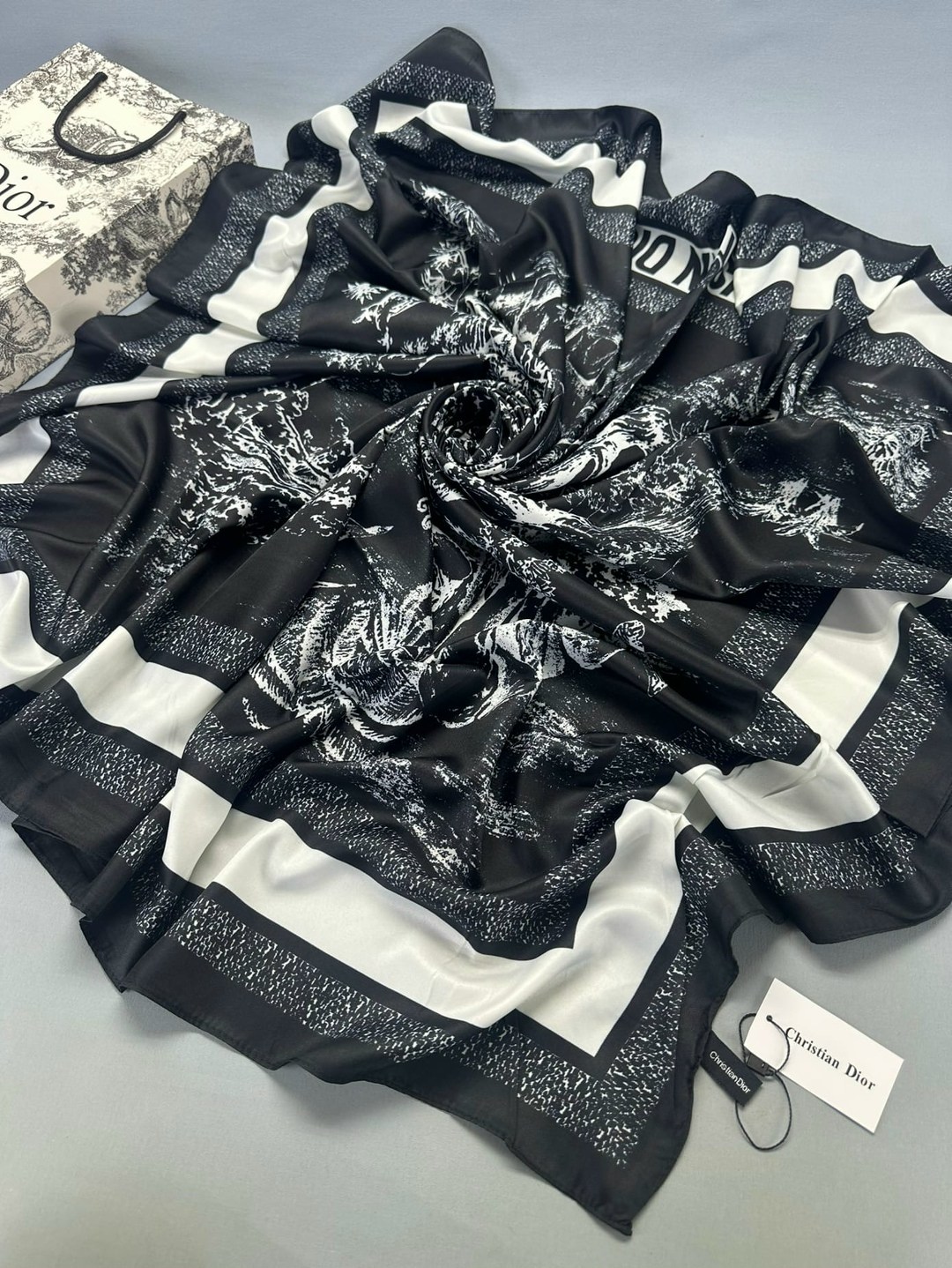 брендовый платок,шелковые платки,шарфы и платки,платки женские,платок женский шелковый