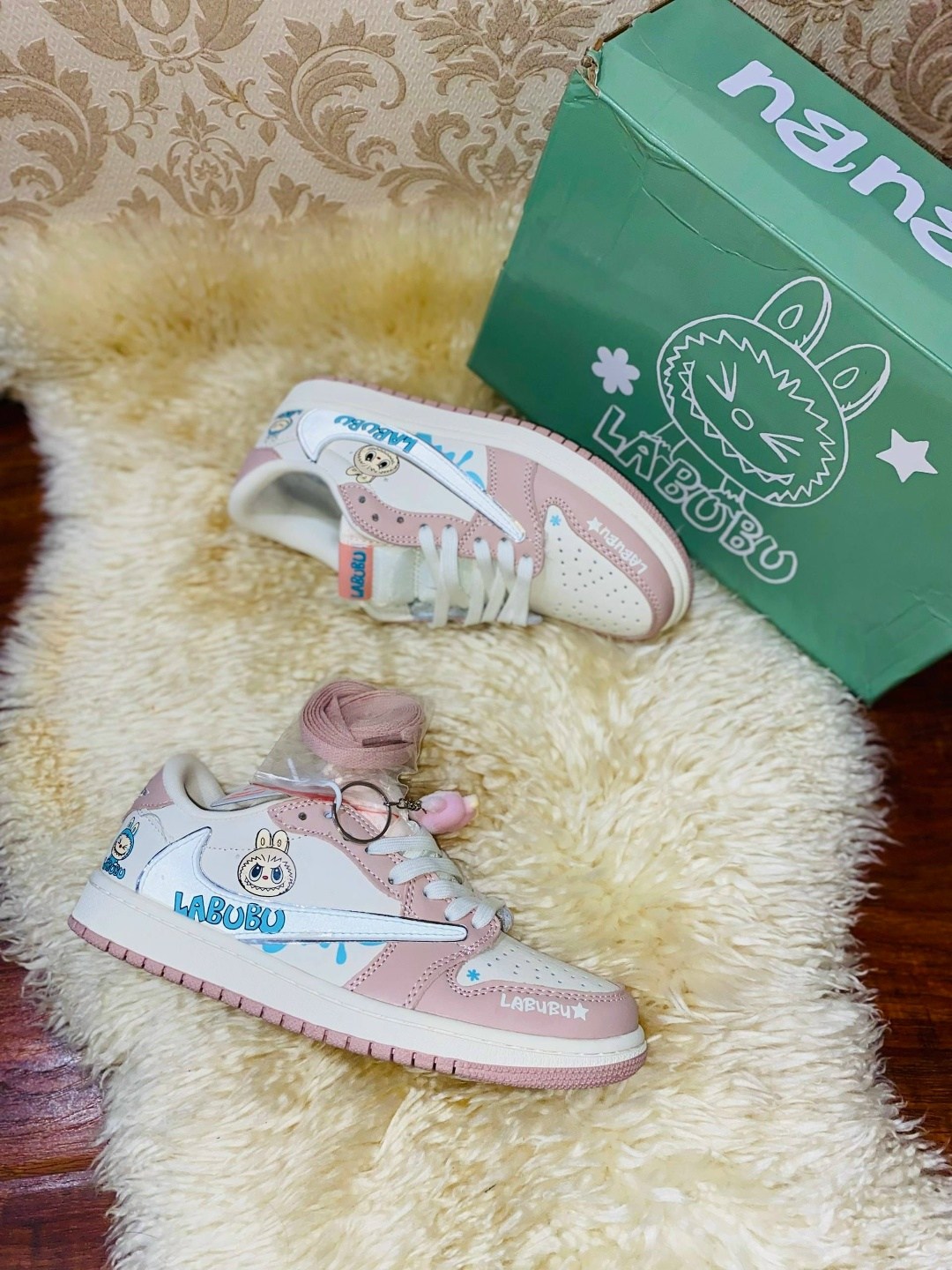 кроссовки женские nike,женские кроссовки,оригинальные кроссовки, женская,баскетбольная